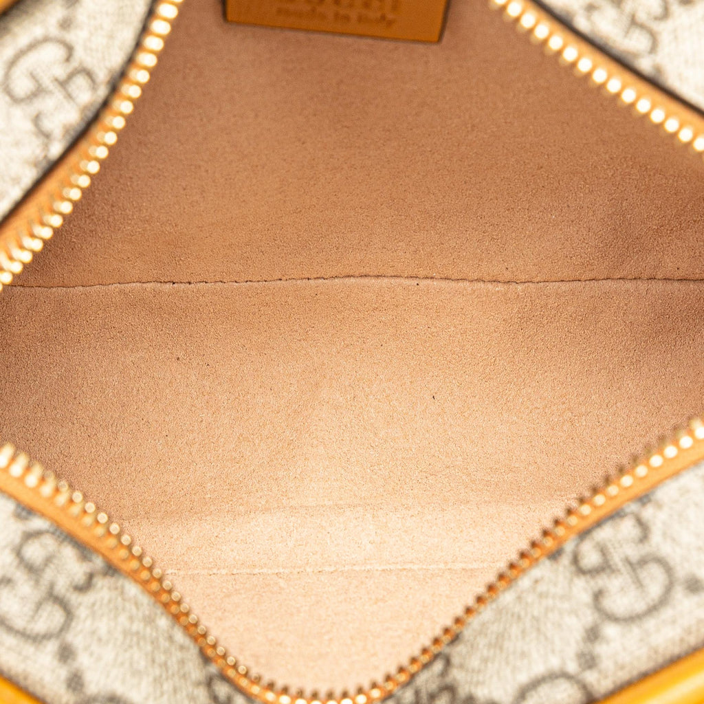 Gucci GG Supreme Interlocking G Clutch (SHG-YuBKLo)
