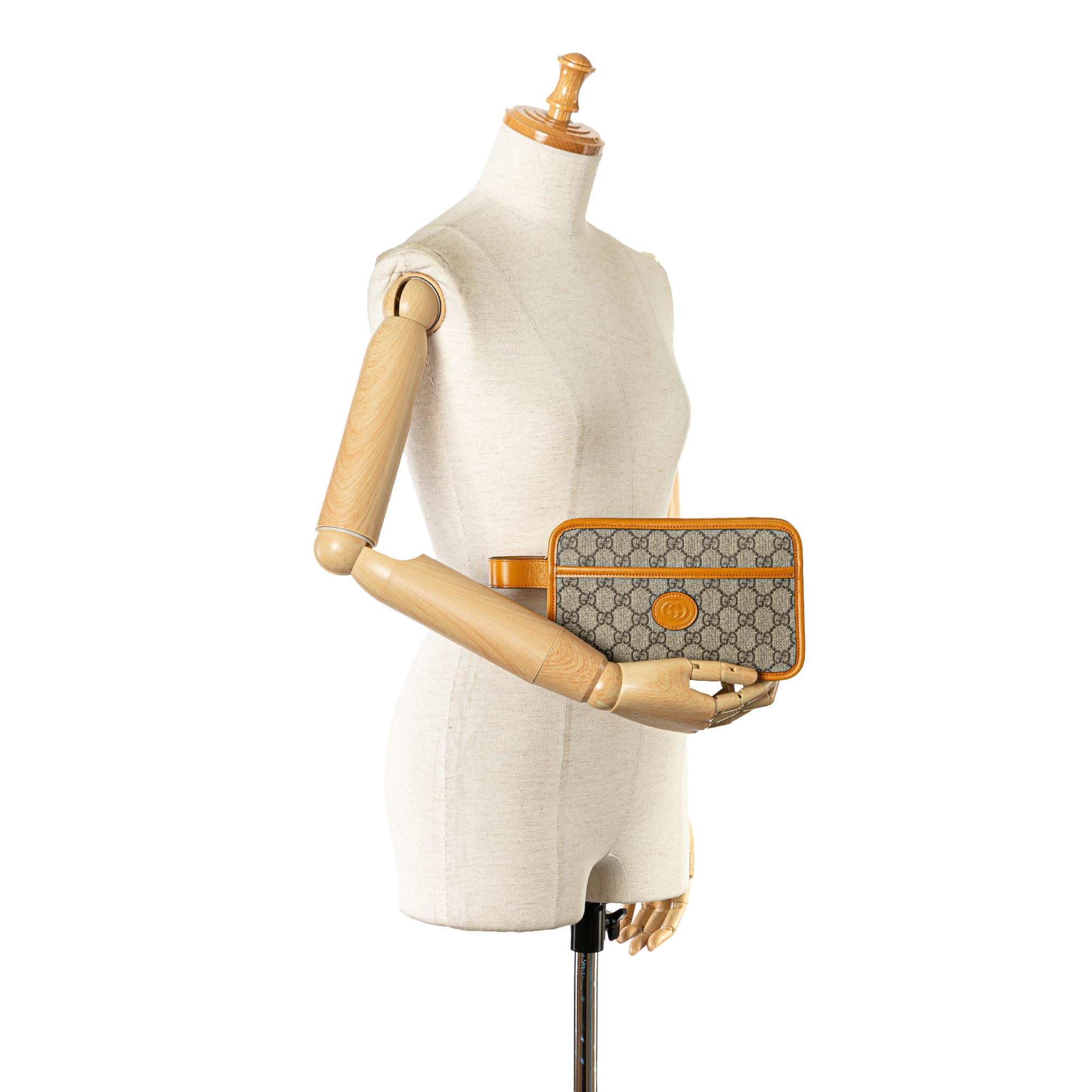 Gucci GG Supreme Interlocking G Clutch (SHG-DNq9Ai)