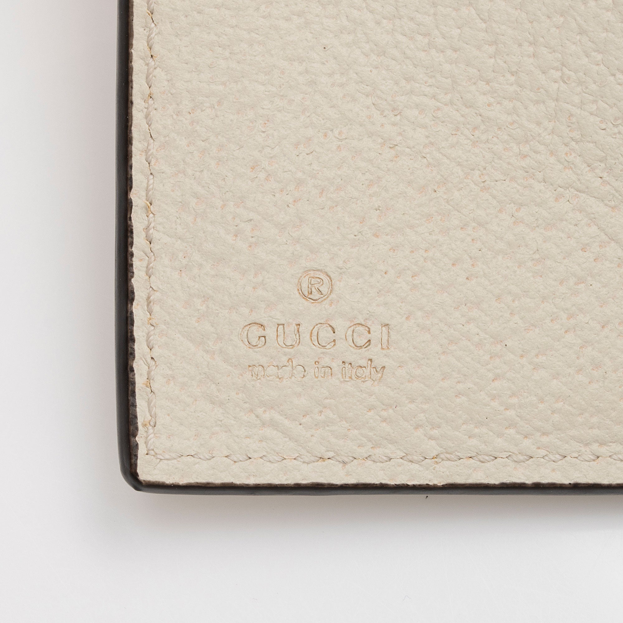 Gucci GG Supreme Leather Bee Star Padlock Compact Wallet (SHF-ZjgWCN)