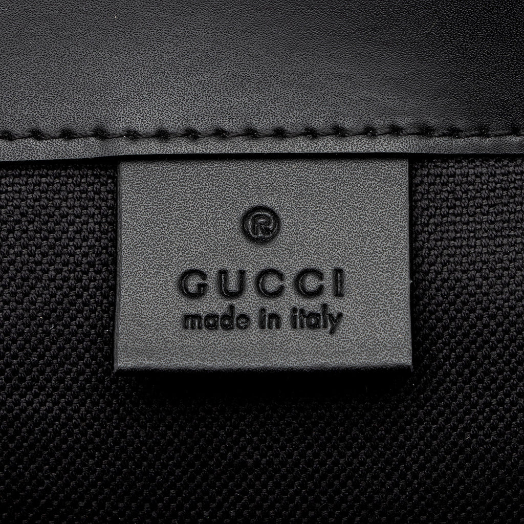 Gucci GG Supreme Medium Flap Backpack (SHF-NNj9Jx)