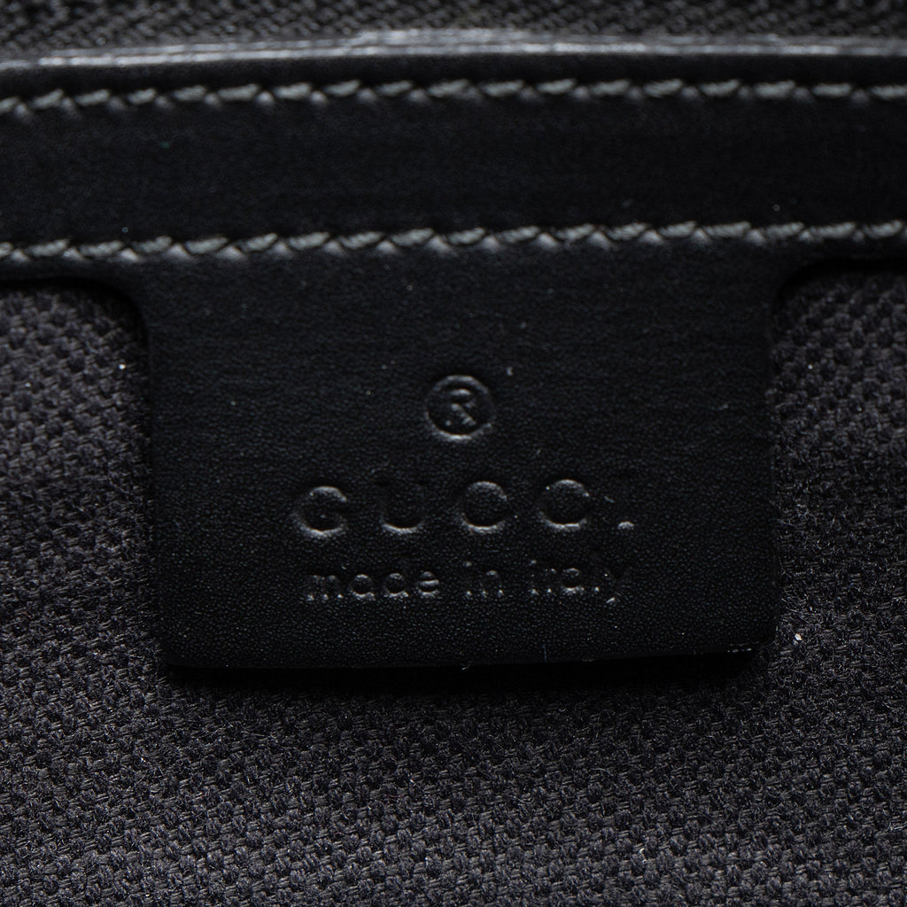 Gucci GG Supreme Medium Messenger