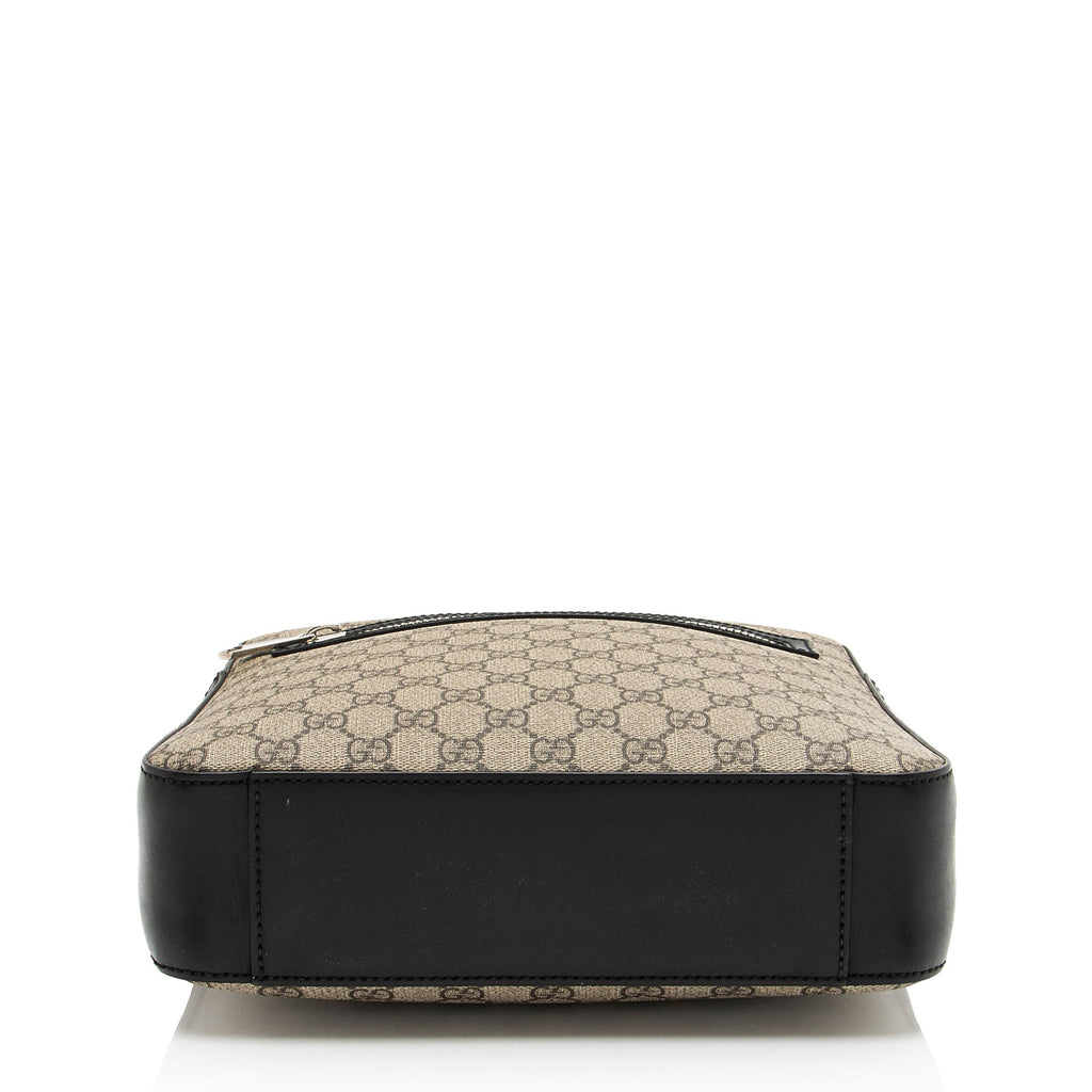 Gucci GG Supreme Medium Messenger