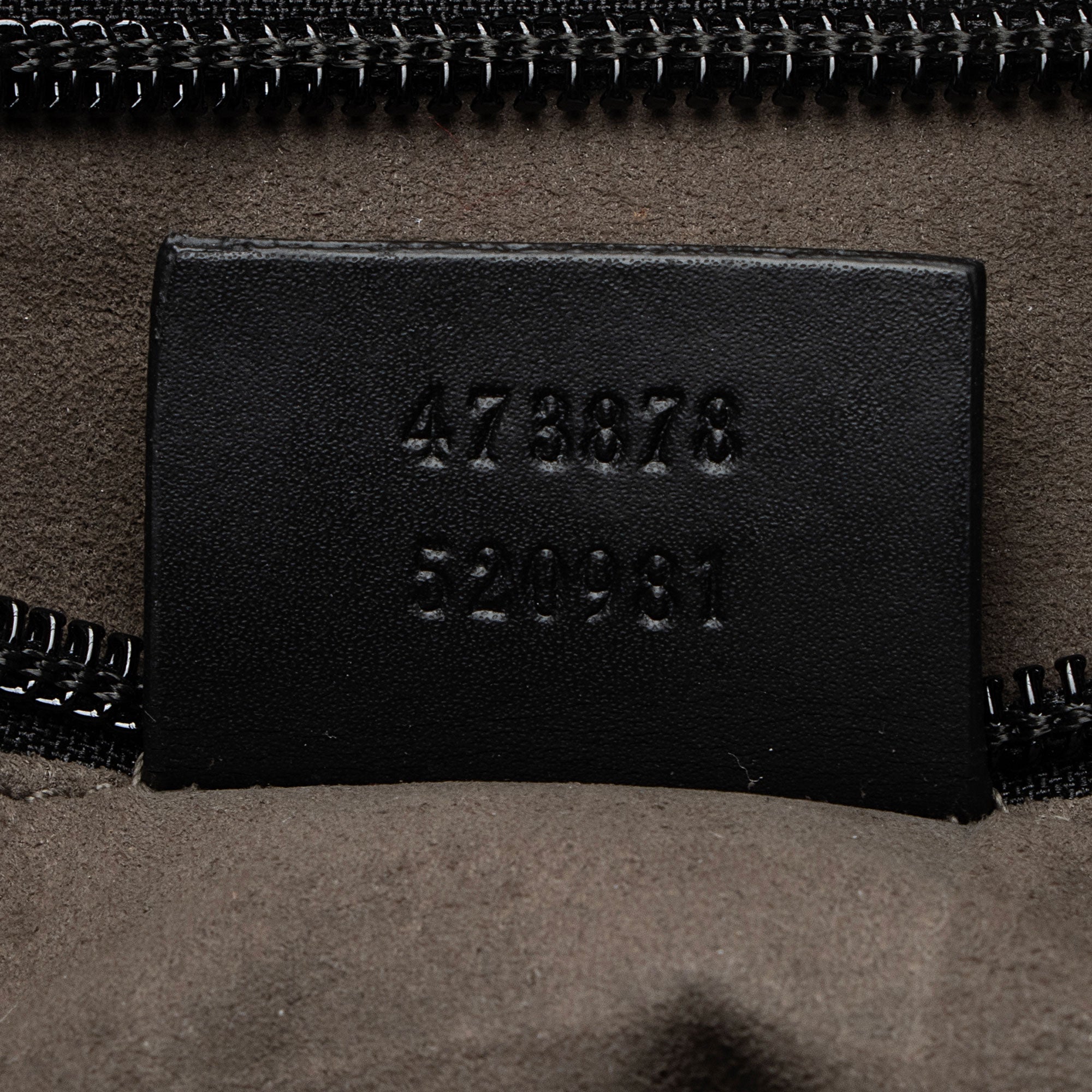 Gucci GG Supreme Medium Messenger