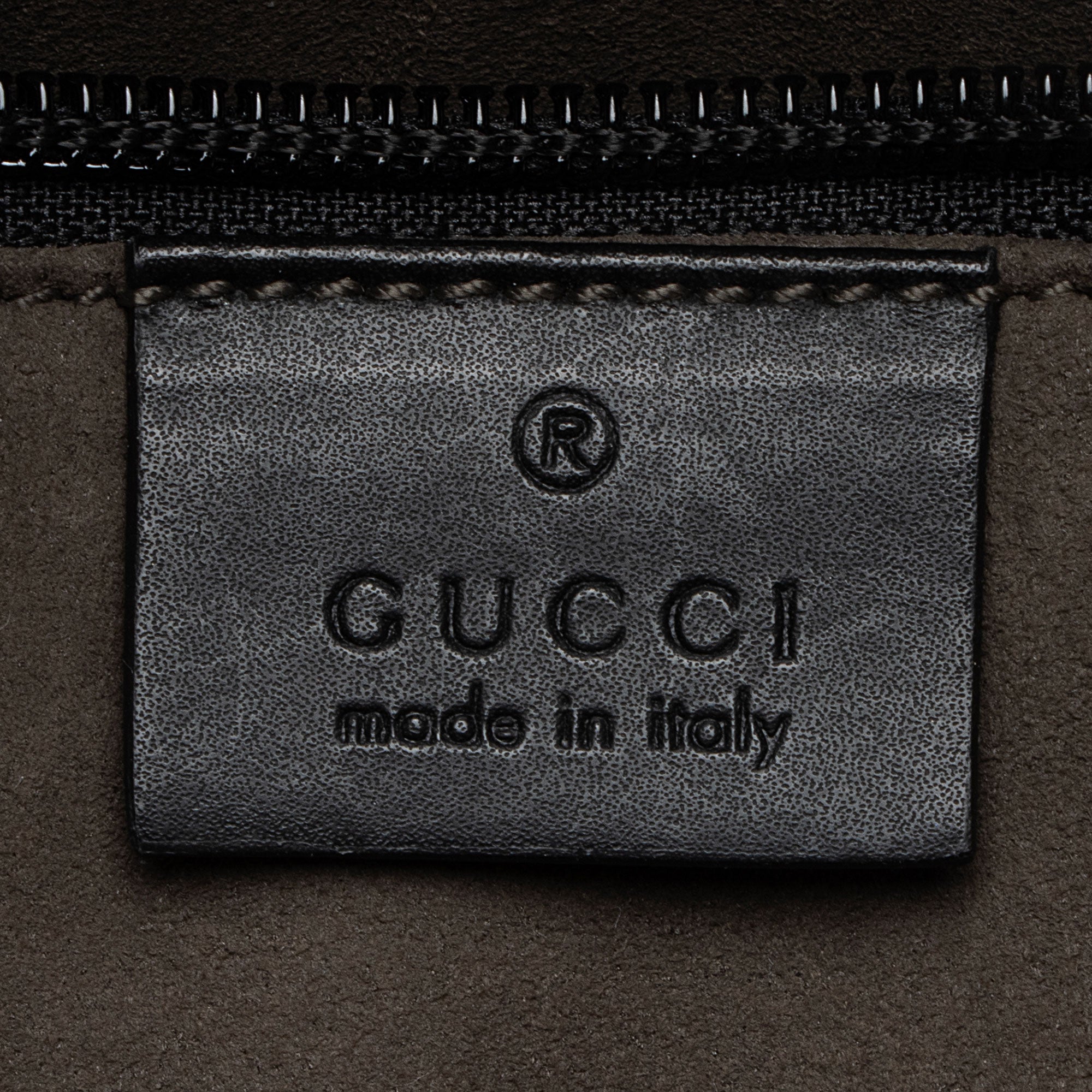 Gucci GG Supreme Medium Messenger