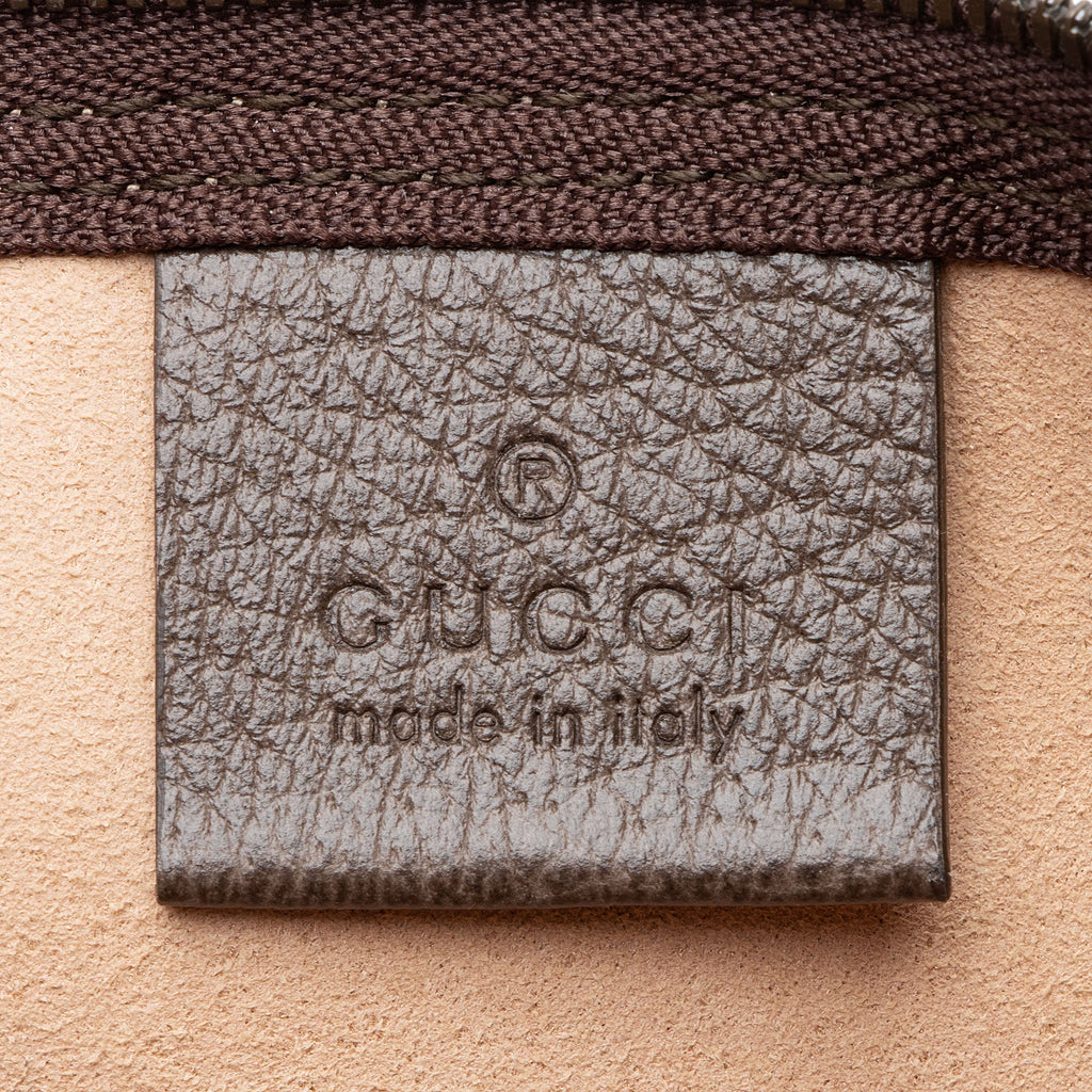Gucci GG Supreme Pochette