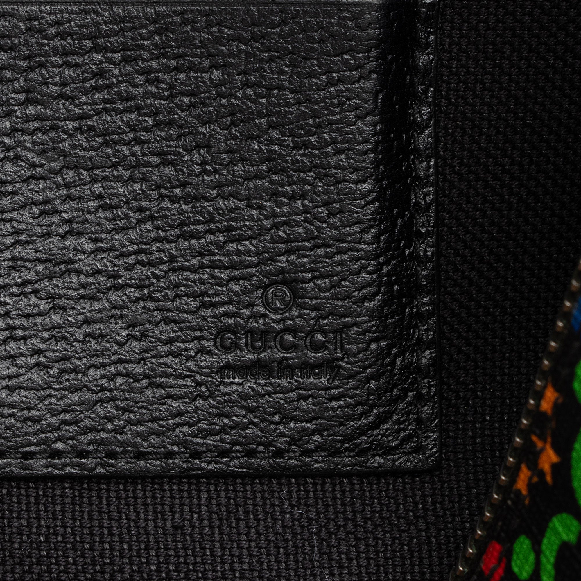 Gucci GG Supreme Psychedelic Zip Wristlet (SHF-dLxiT4)