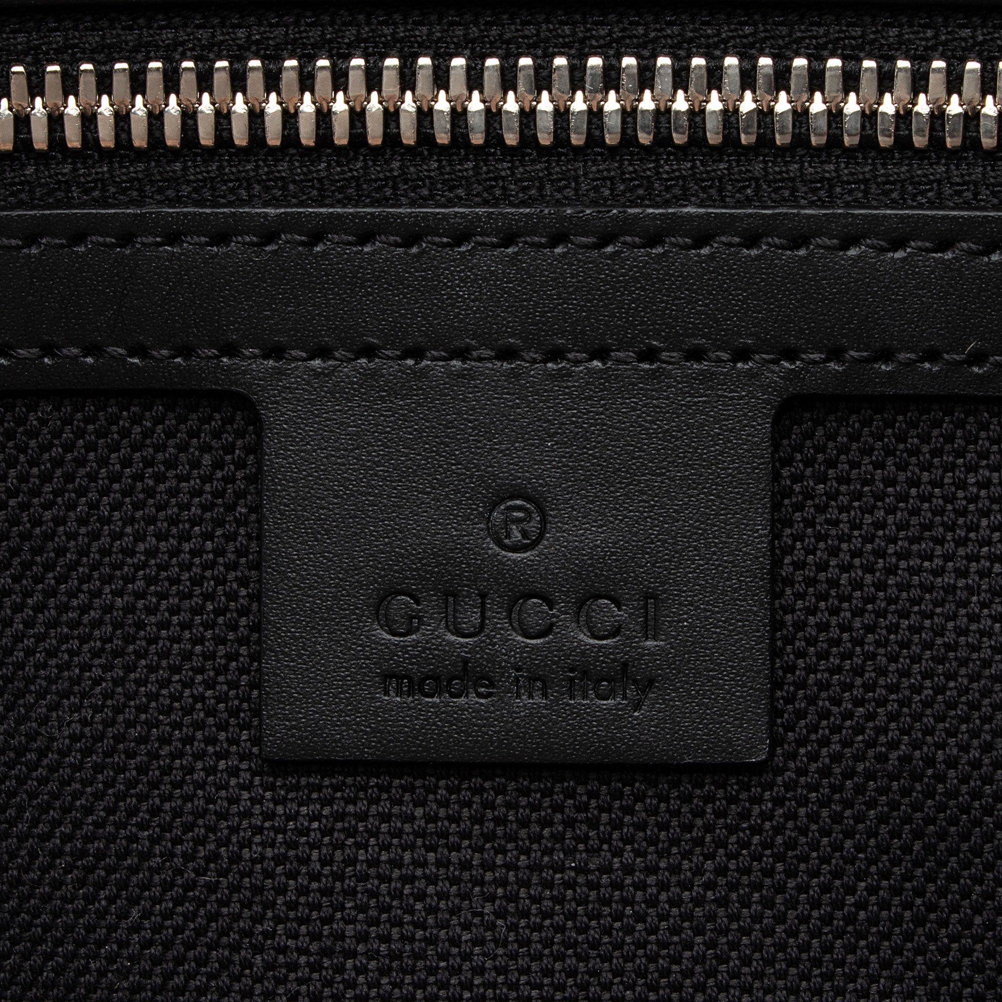 Gucci GG Supreme Square Shoulder Bag (SHF-lfm2V7)