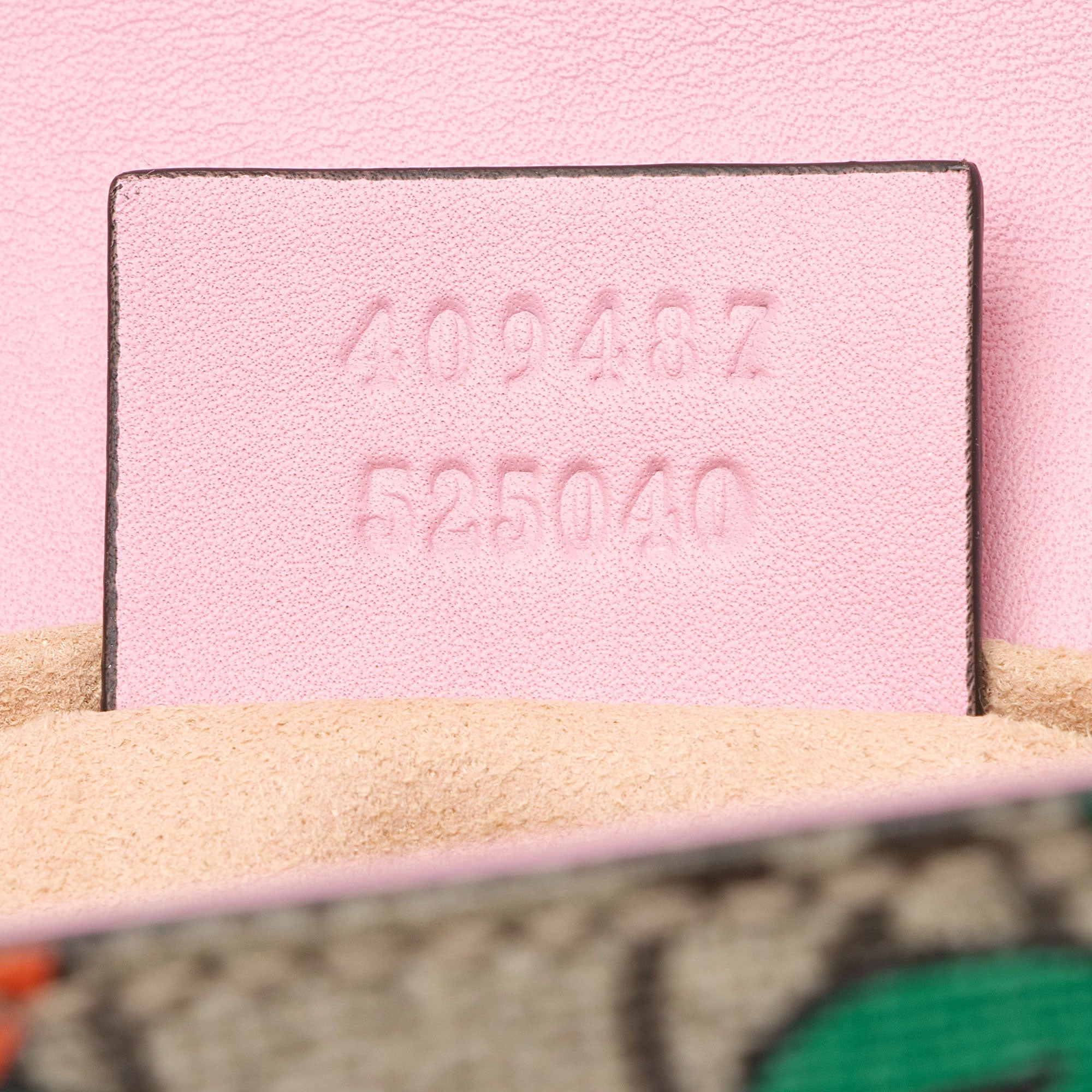 Gucci GG Supreme Strawberry Padlock Small Shoulder Bag (SHF-KHb3br)