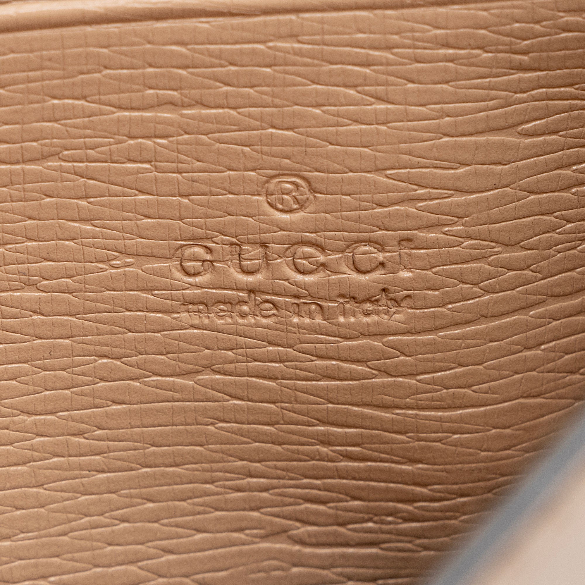 Gucci Grained Calfskin Interlocking G Chain Wallet