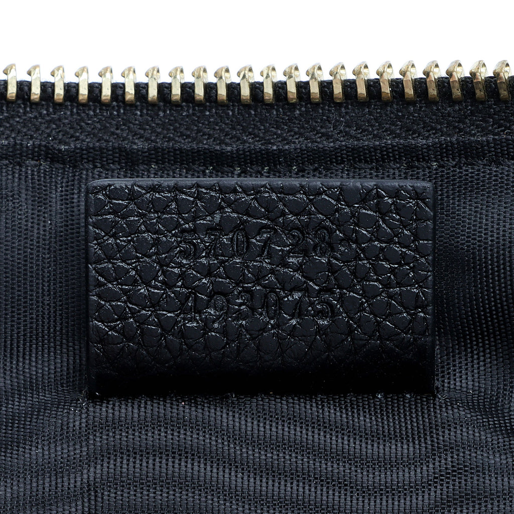 Gucci Grained Leather Zumi Pouch (SHF-AvV2u4)