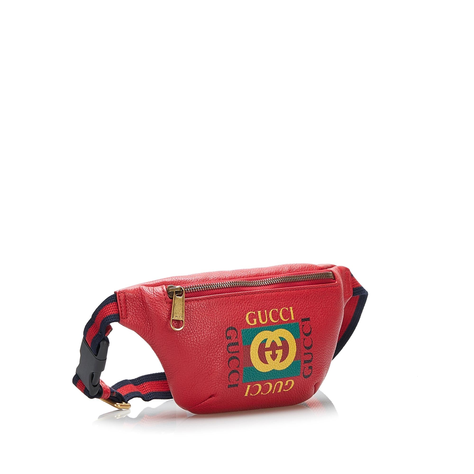 Gucci Gucci Logo Belt Bag (SHG-nYytnh)