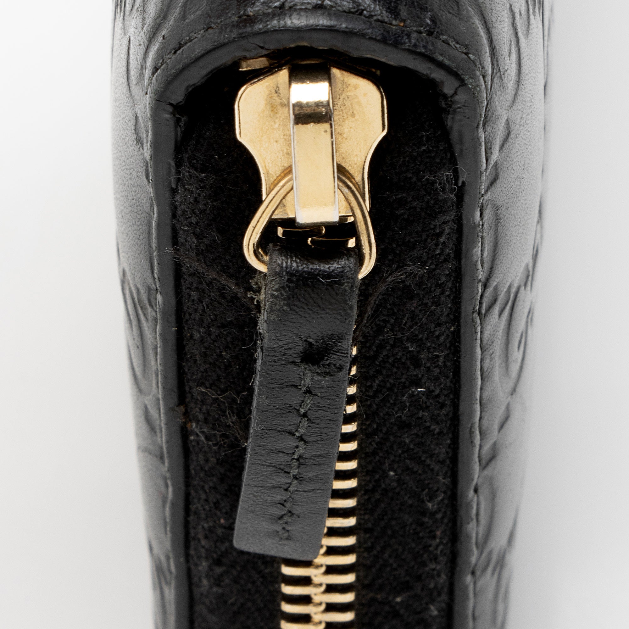 Gucci Guccissima Leather Bow Zip Around Wallet