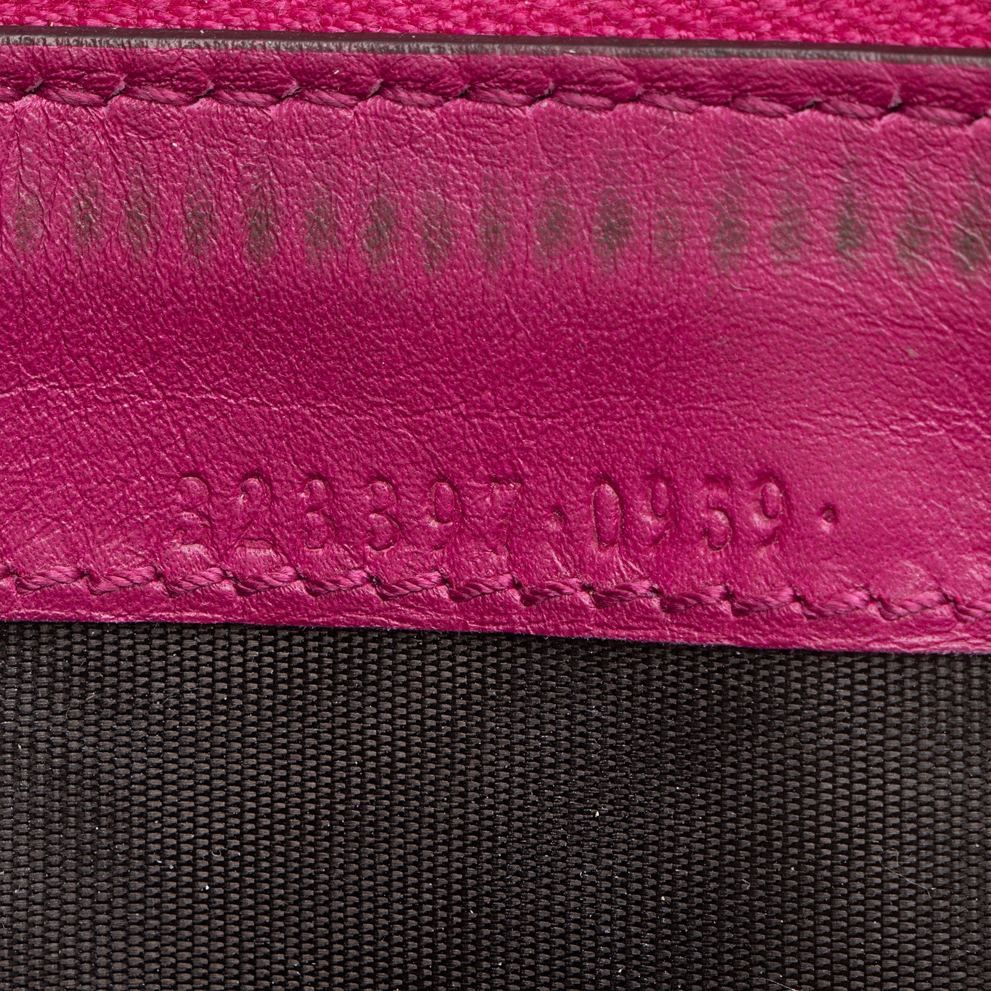 Gucci Guccissima Leather Bree Zip Around Wallet (SHF-s1cU37)
