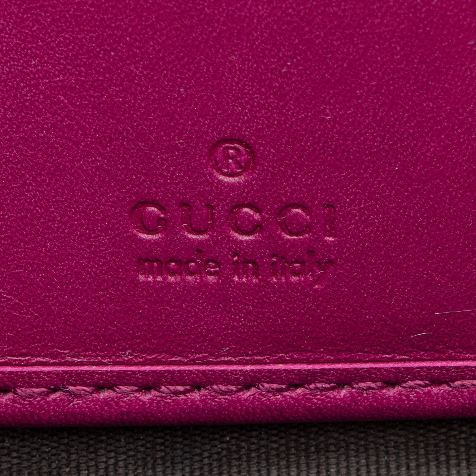 Gucci Guccissima Leather Bree Zip Around Wallet (SHF-s1cU37)