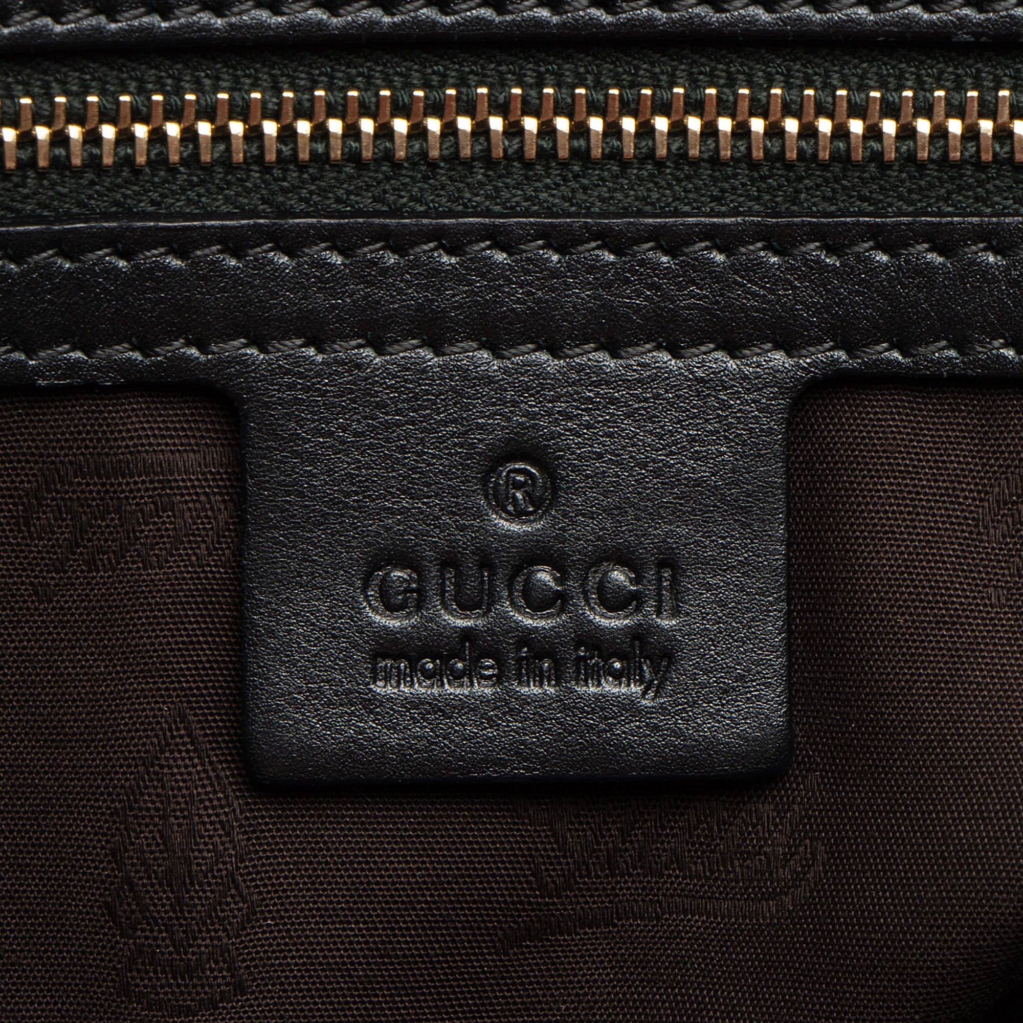 Gucci Guccissima Leather Charm Medium Tote (SHF-pSuRcq)