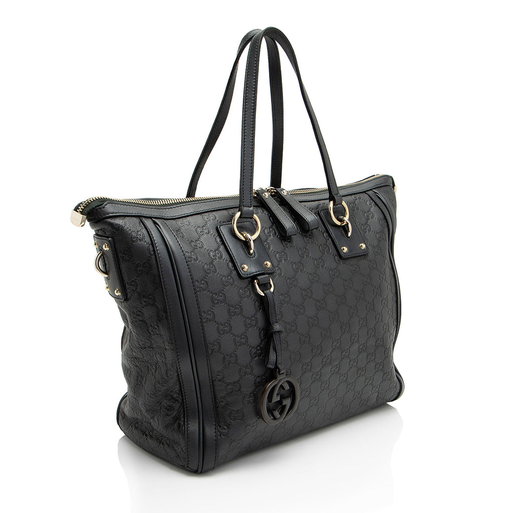 Gucci Guccissima Leather Charm Medium Tote (SHF-pSuRcq)