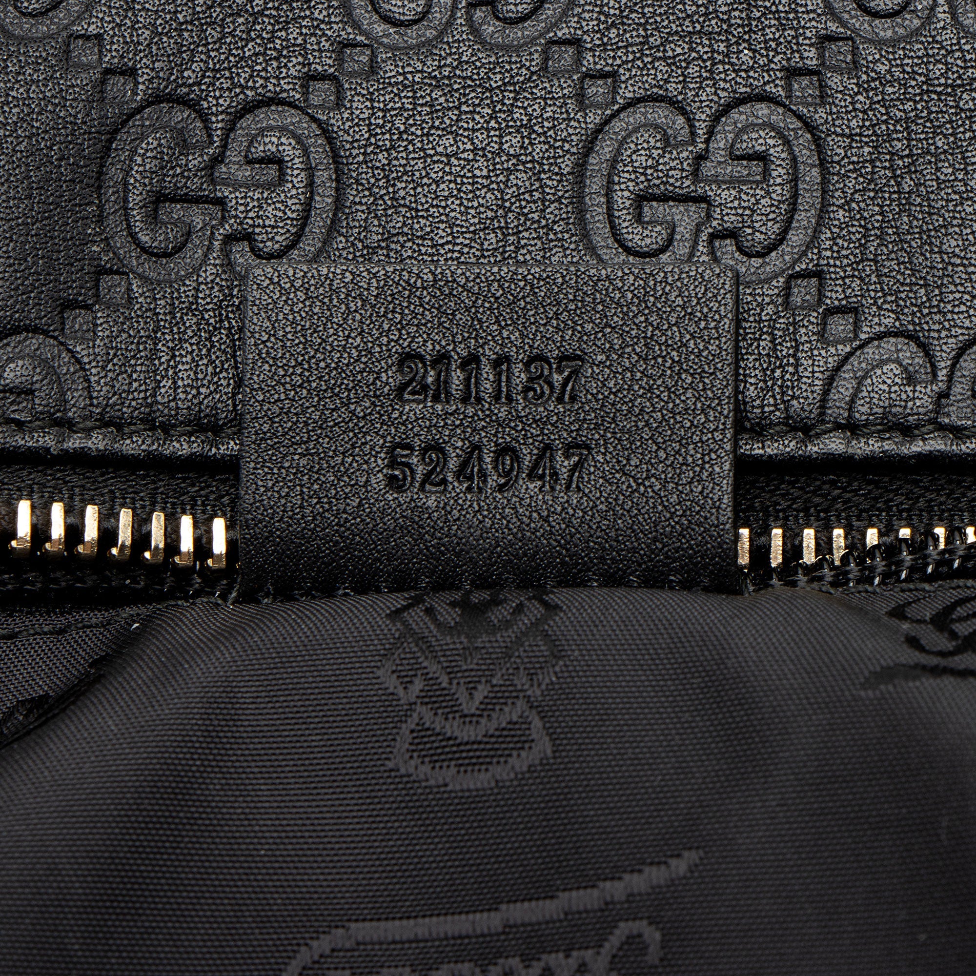 Gucci Guccissima Leather Classic Medium Zip Tote (SHF-CnrScb)