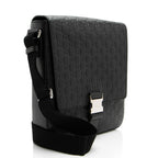 Gucci Guccissima Leather Buckle Messenger (SHF-hZFpSA)