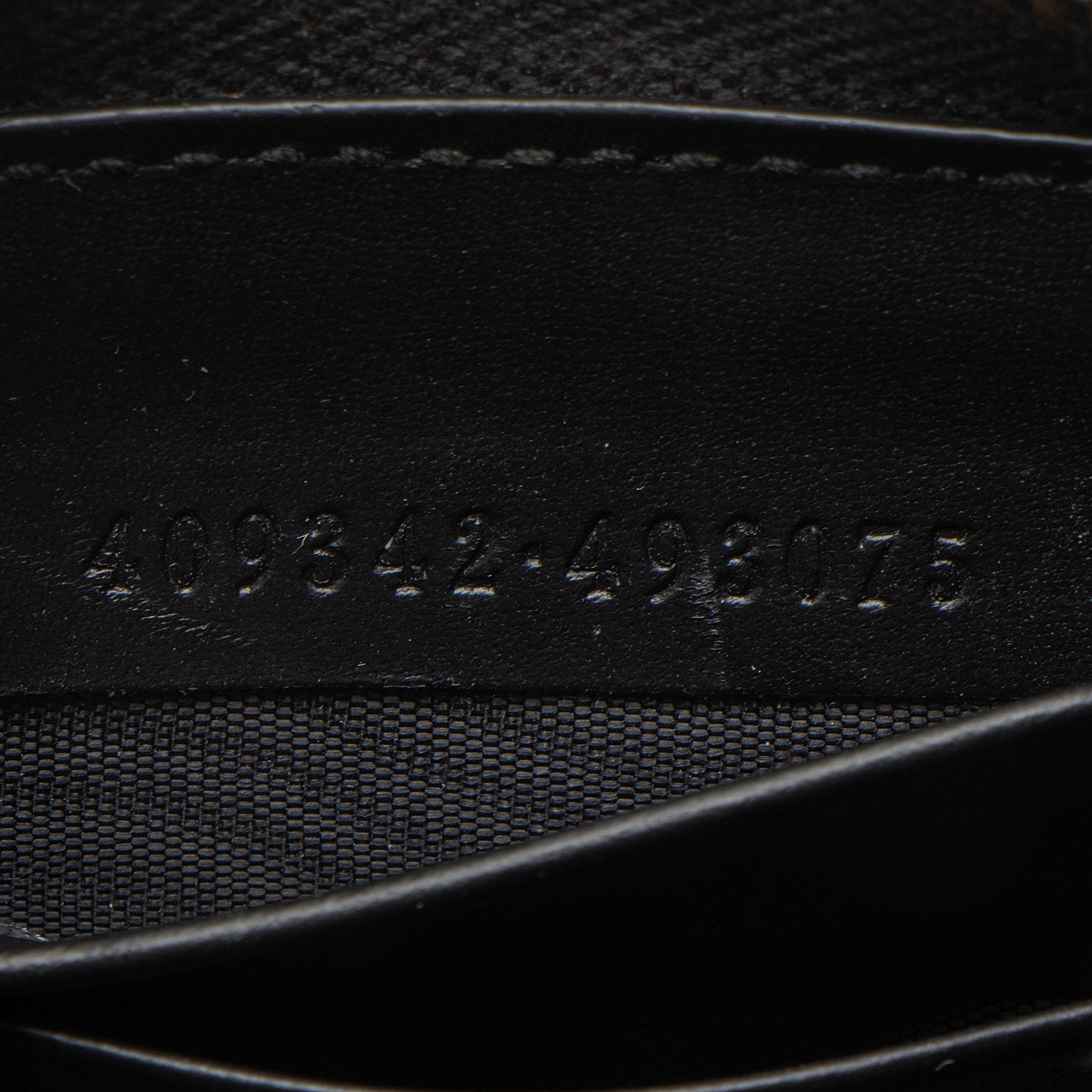 Gucci Guccissima Leather Signature Zip Around Wallet