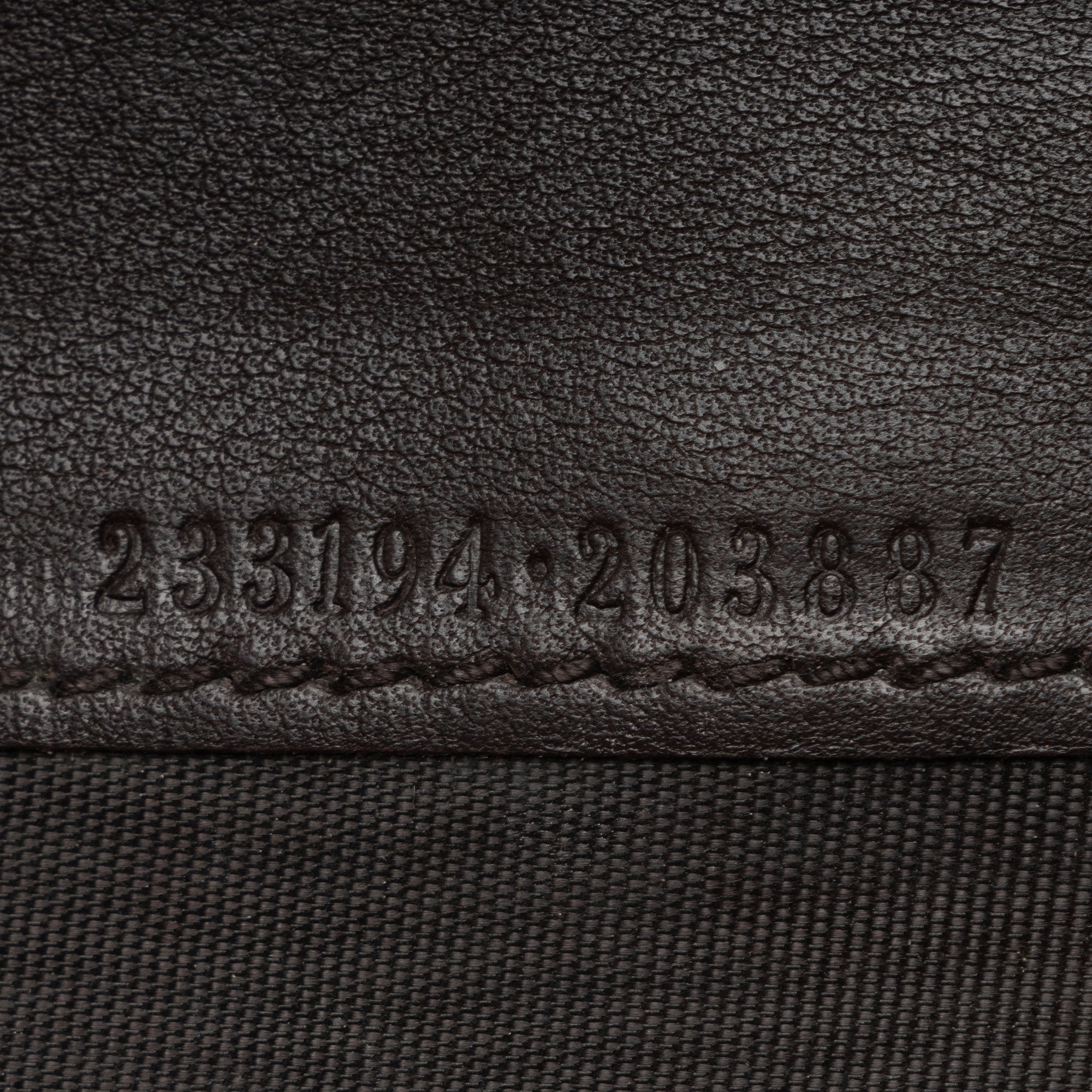 Gucci Guccissima Leather Zip Around Wallet (SHF-HM3fsw)