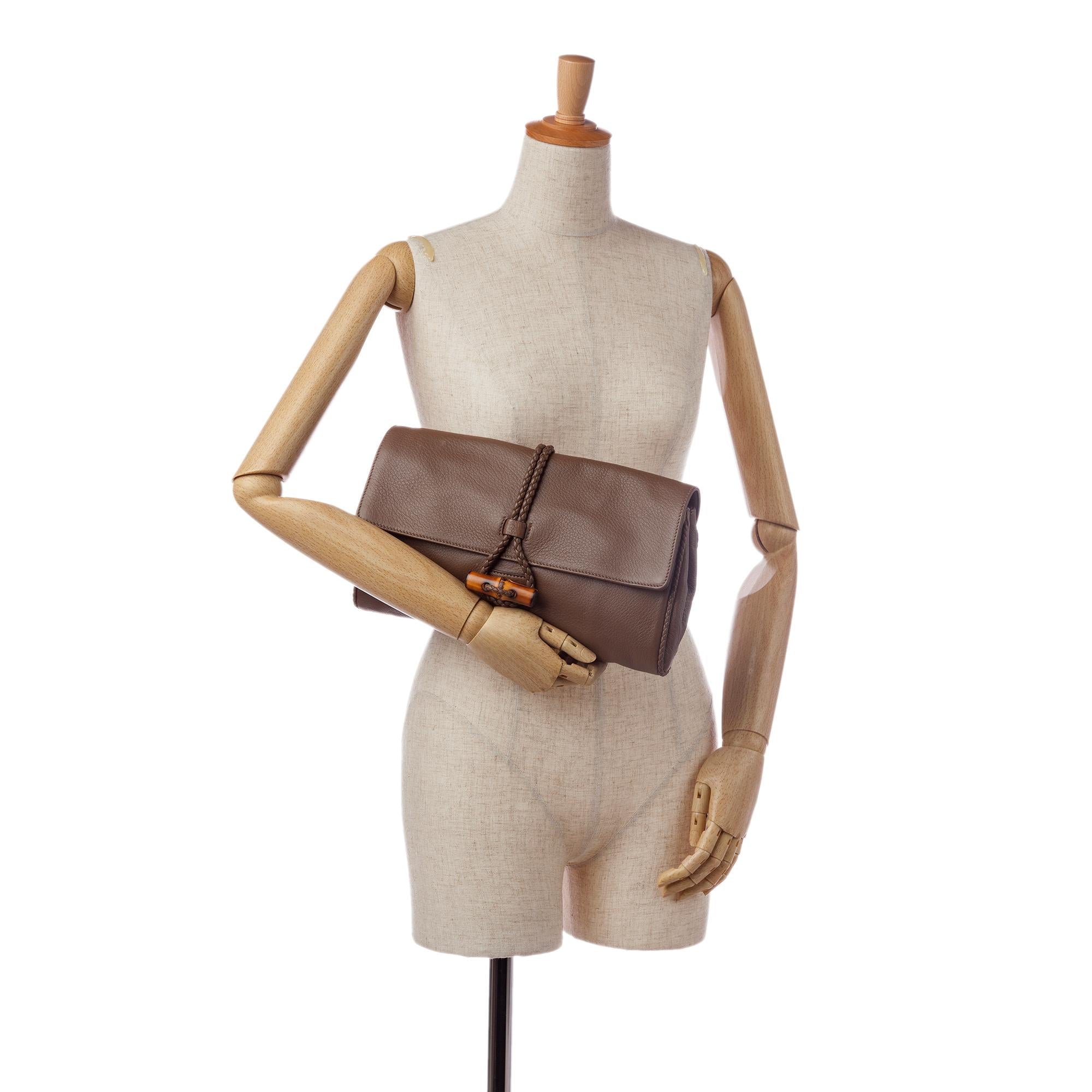 Gucci Hip Bamboo Clutch (SHG-35212)