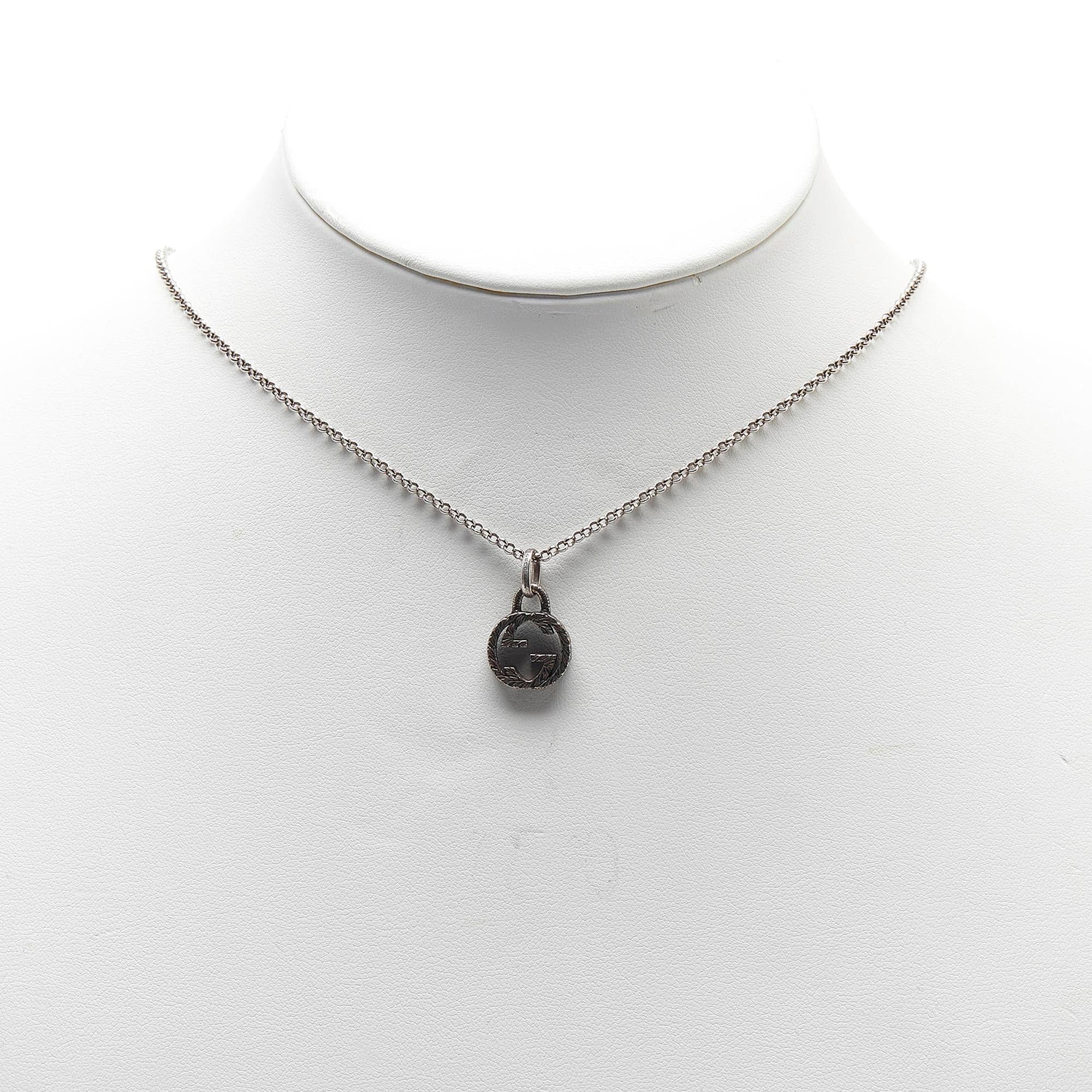 Gucci Interlocking G Pendant Necklace (SHG-L7FhEH)