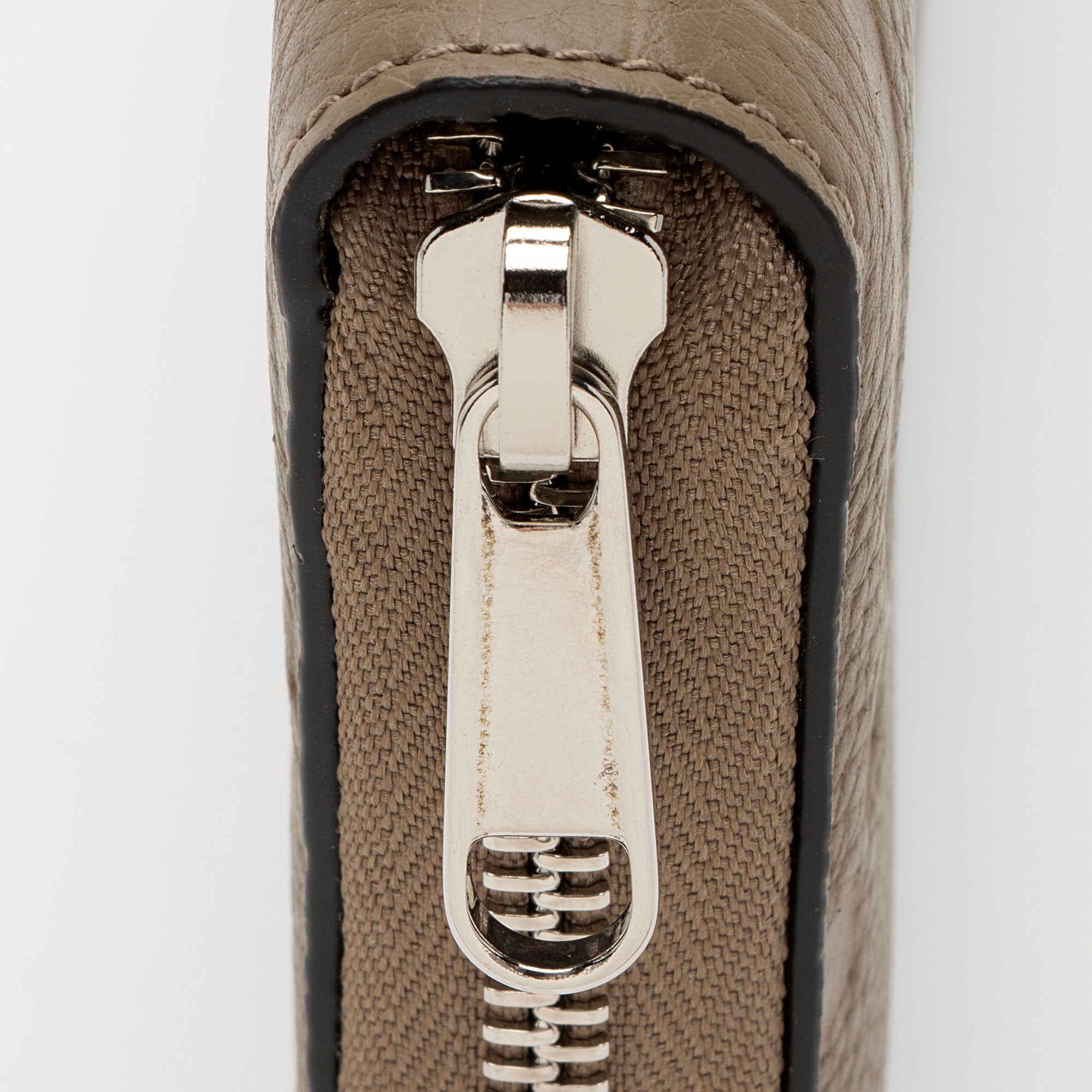Gucci Jumbo GG Leather Zip Around Wallet (SHF-3lK6BA)