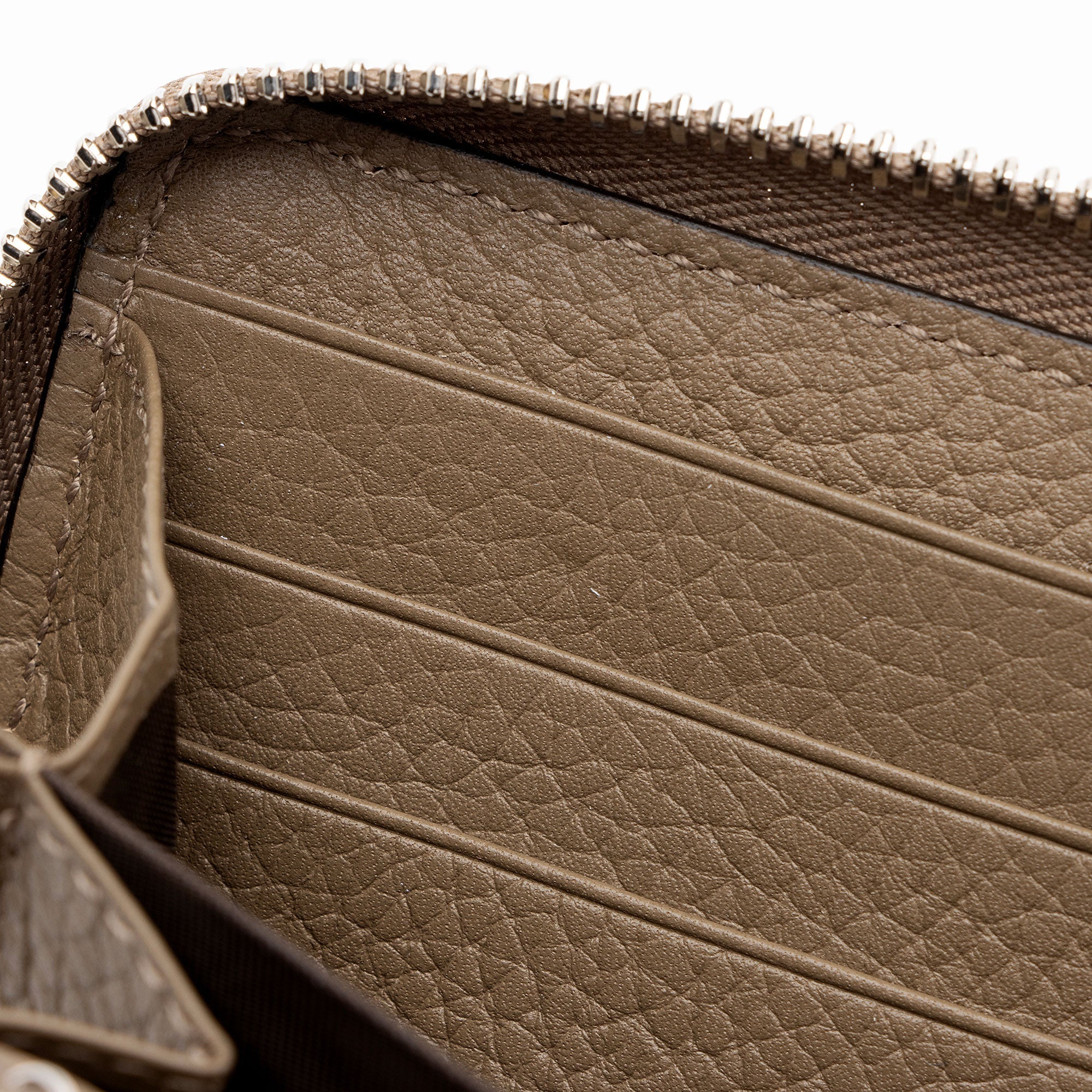 Gucci Jumbo GG Leather Zip Around Wallet (SHF-3lK6BA)