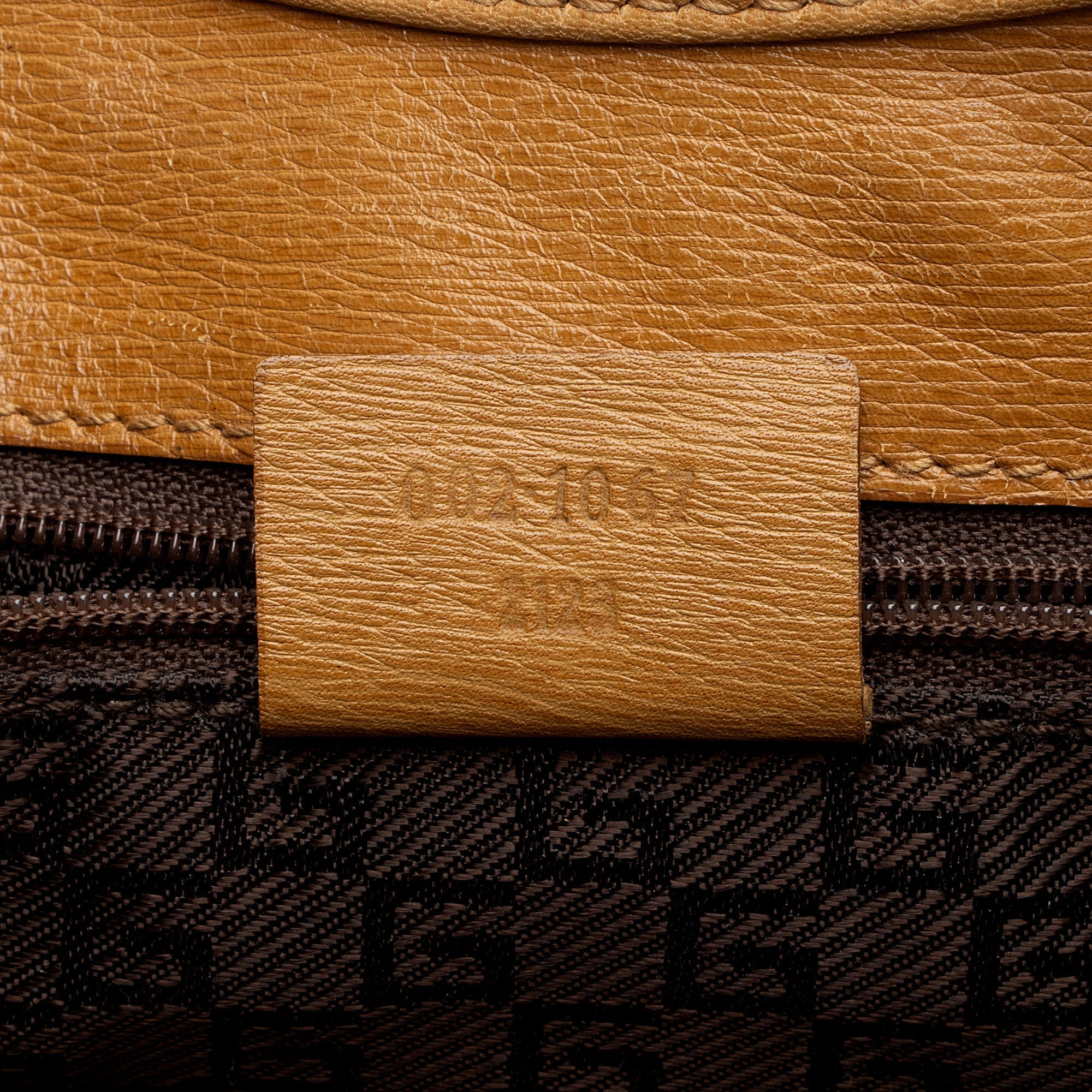 Gucci Leather Bardot Shoulder Bag (SHF-nRwIbo)