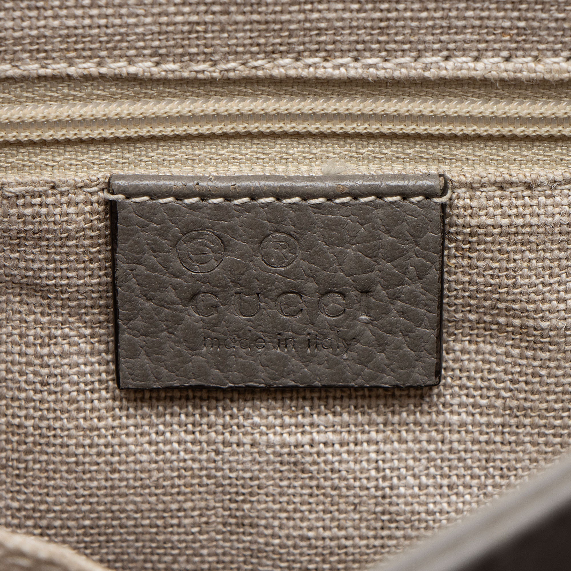 Gucci Leather Interlocking G Small Top Handle (SHF-ug7uku)