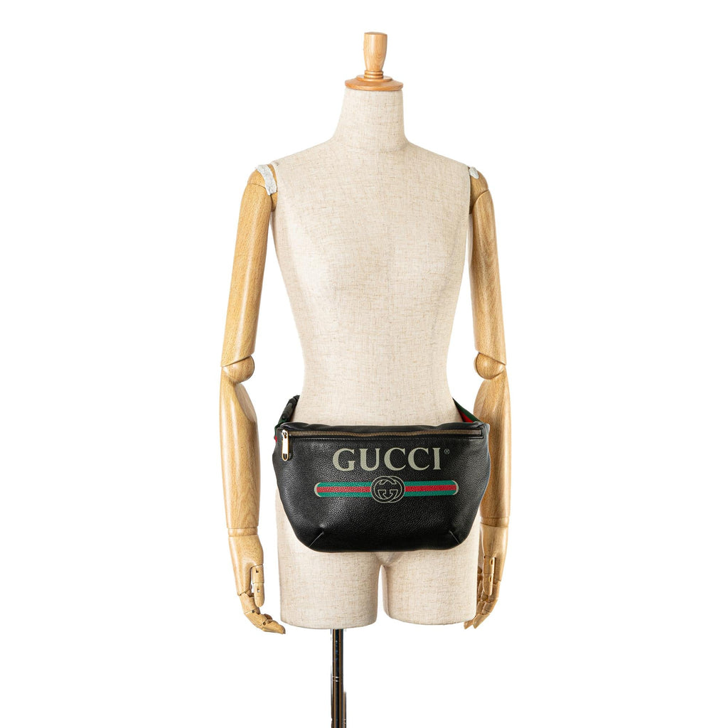 Gucci Leather Logo Belt Bag (SHG-kNsWmz)