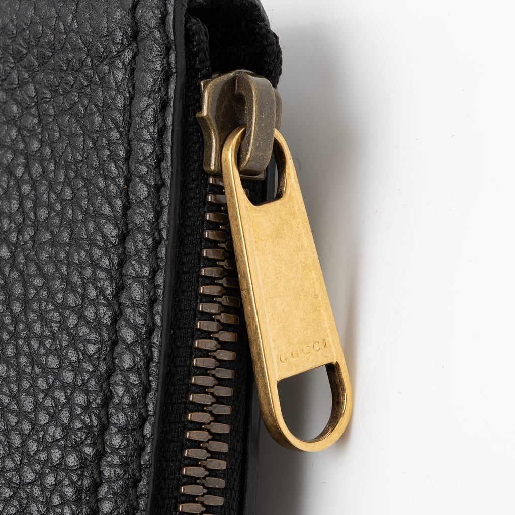 Gucci Leather Logo Zip Large Pouch (SHF-YffhN8)
