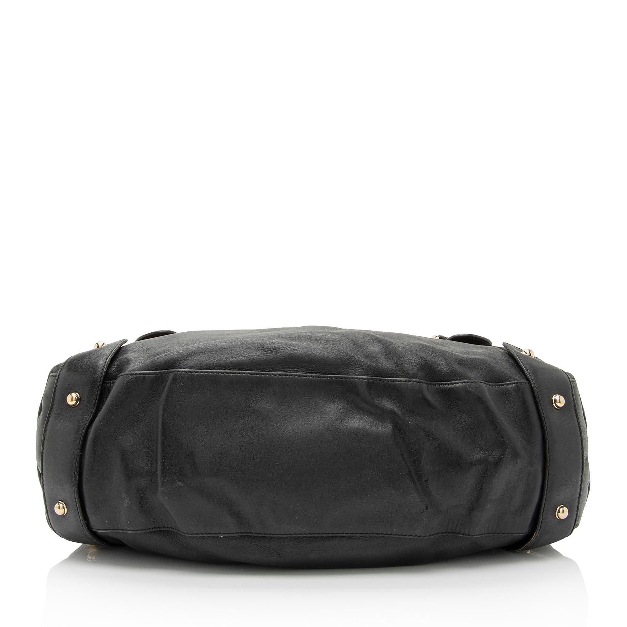 Gucci Leather Pelham Medium Shoulder Bag (SHF-JJlaoH)