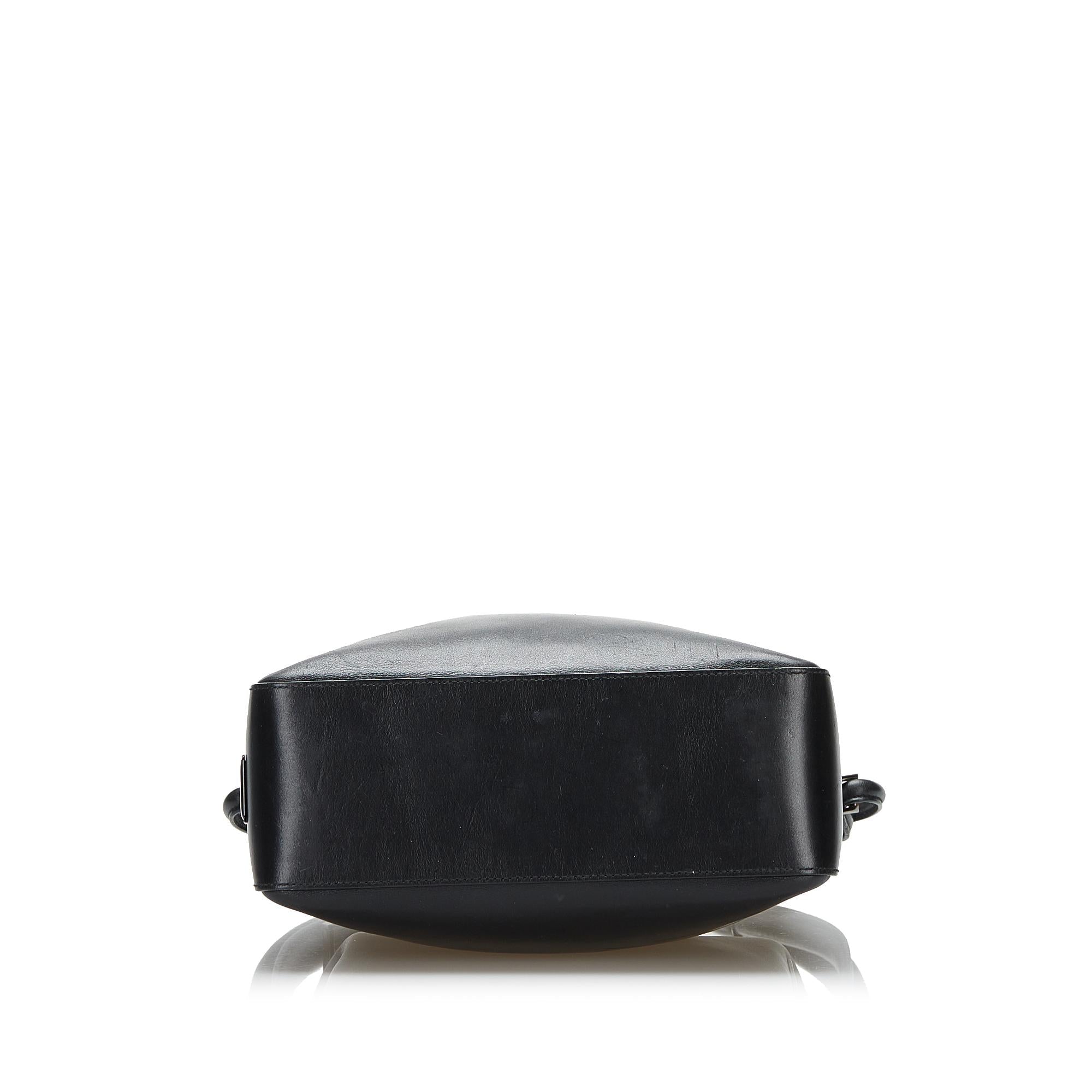 Gucci Leather Shoulder Bag (SHG-37774)