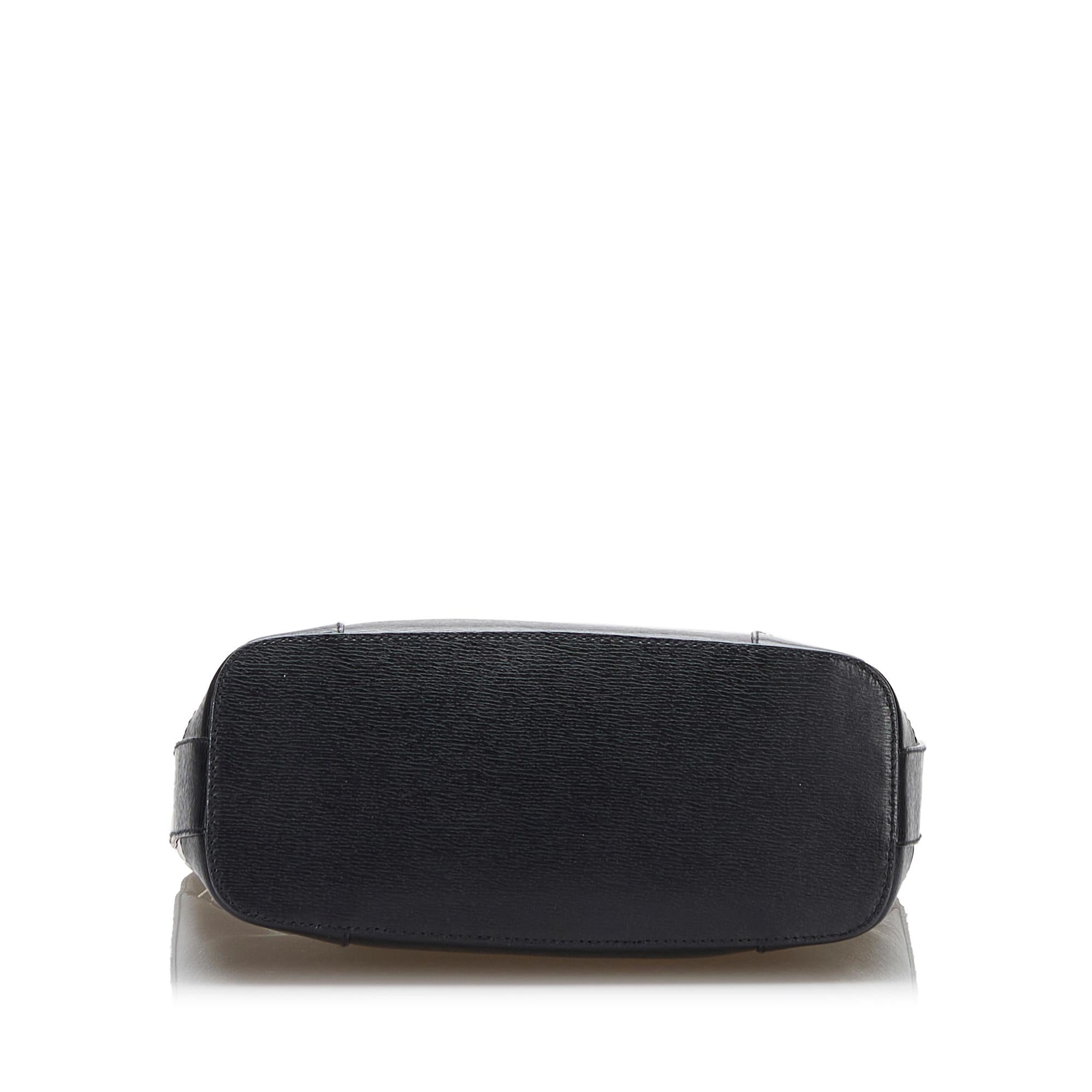 Gucci Leather Shoulder Bag (SHG-Cr1Dv5)
