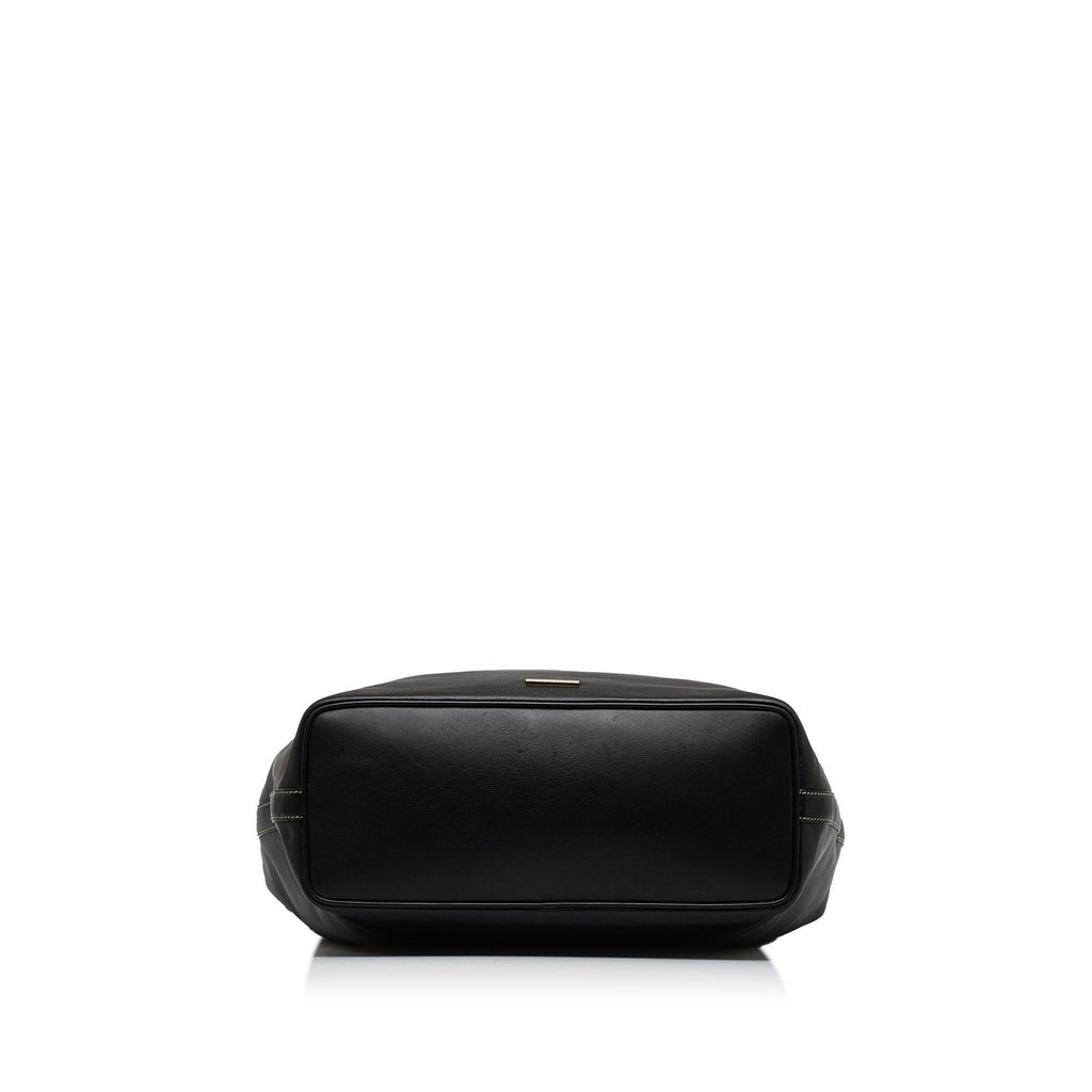 Gucci Leather Shoulder Bag (SHG-BBTMv6)