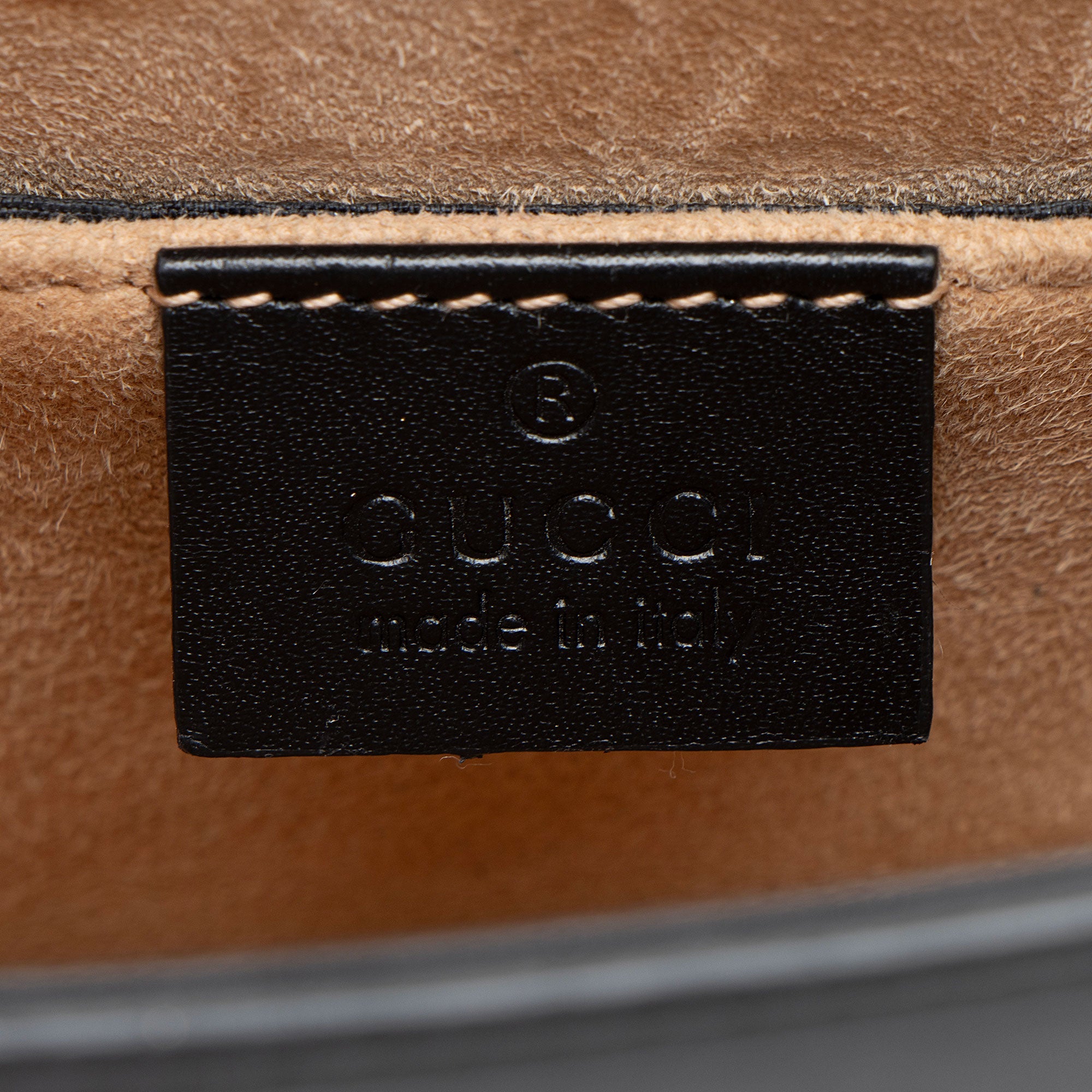 Gucci Leather Sylvie Mini Chain Bag (SHF-c7rwM9)