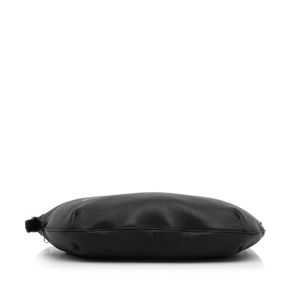 Gucci Logo Half Moon Hobo (SHG-yiN9Q7)