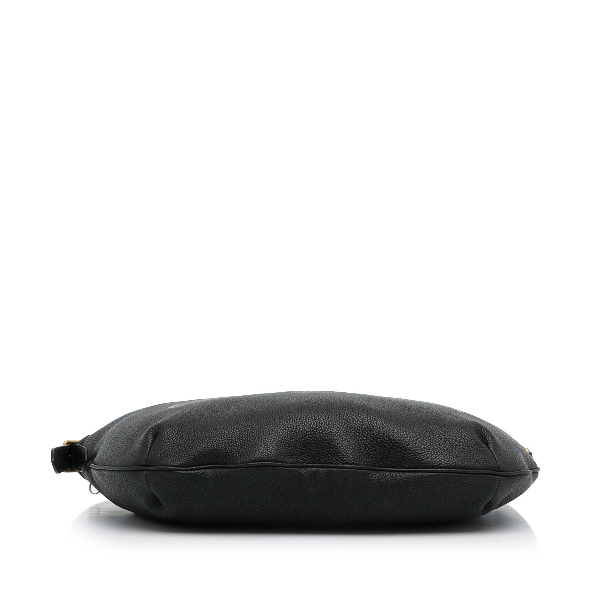 Gucci Logo Half Moon Hobo (SHG-yiN9Q7)
