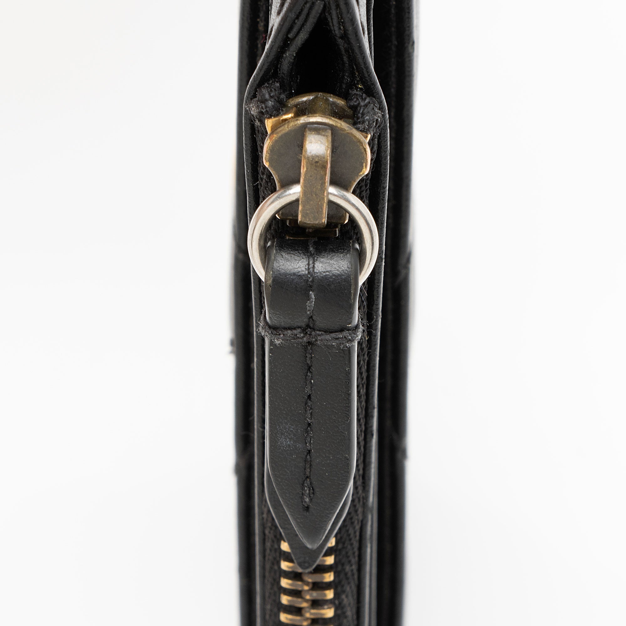 Gucci Matelasse Leather GG Marmont Keychain Card Holder