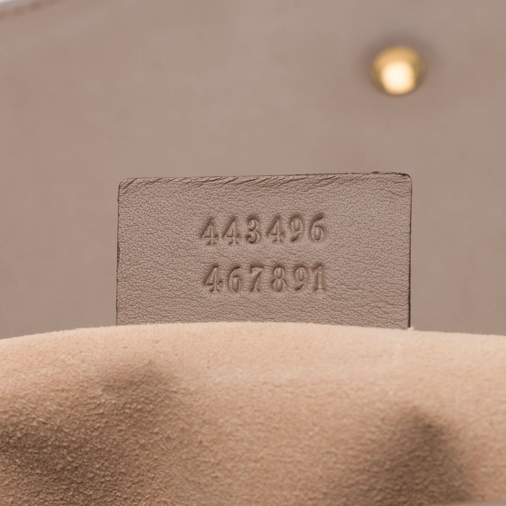 Gucci Matelasse Leather GG Marmont Medium Flap Shoulder Bag (SHF-EZthFS)
