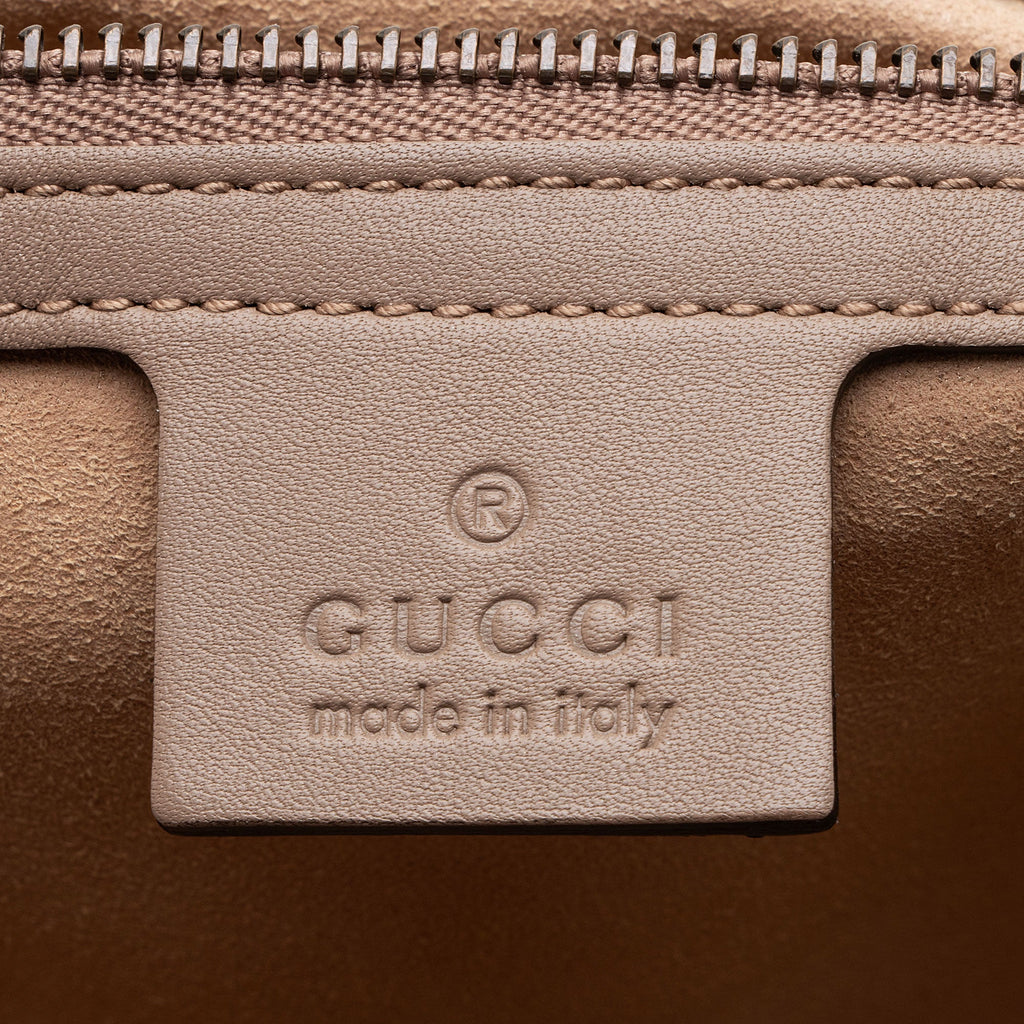 Gucci Matelasse Leather GG Marmont Medium Flap Shoulder Bag (SHF-EZthFS)