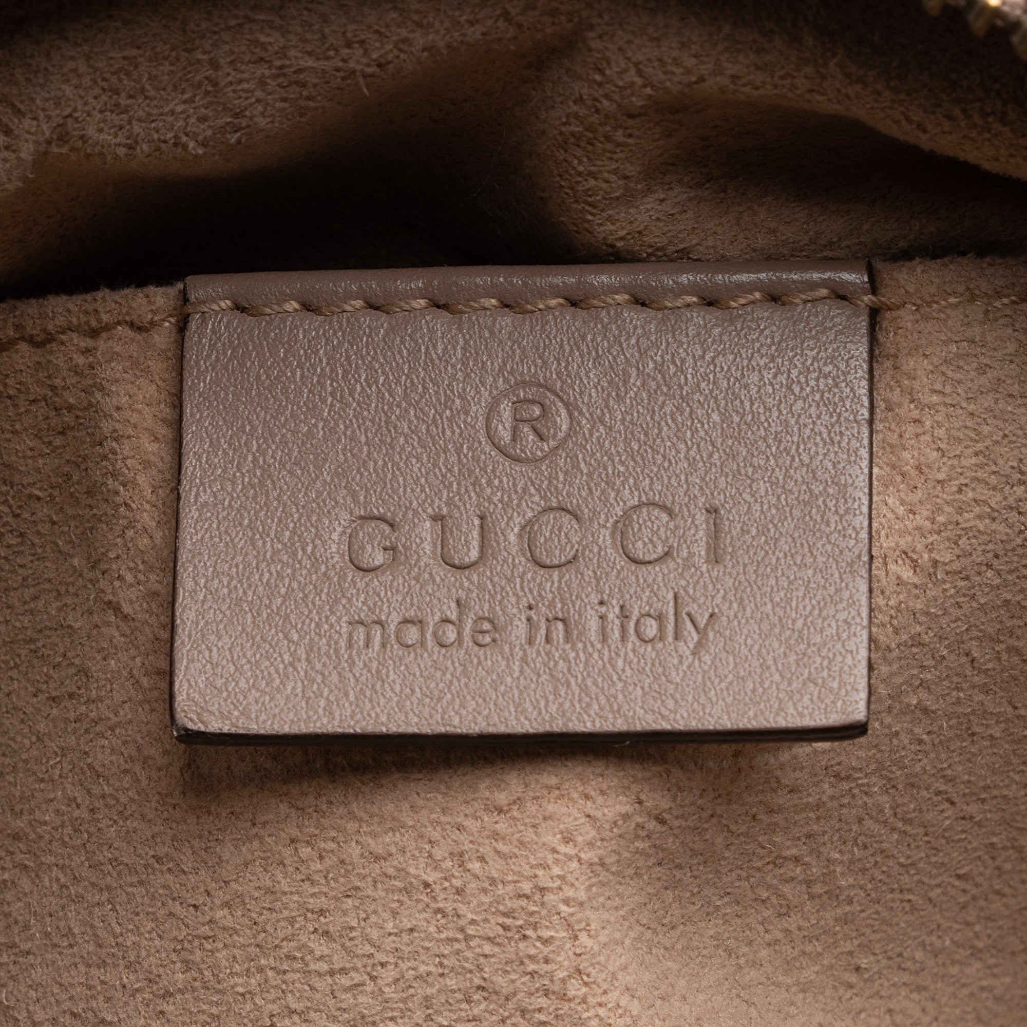 Gucci Matelasse Leather GG Marmont Mini Bag (SHF-22400)