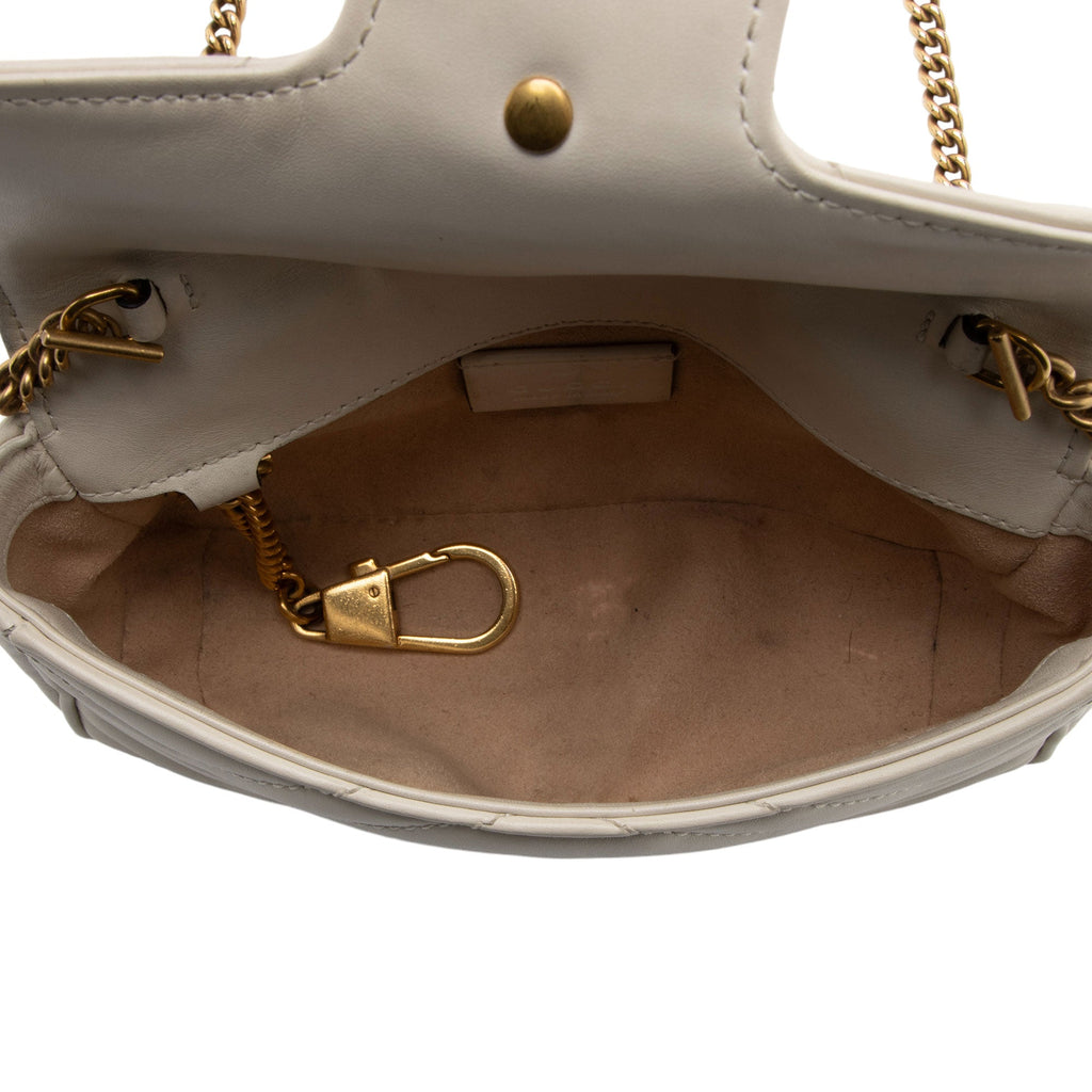 Gucci Matelasse Leather GG Marmont Super Mini Flap Bag (SHF-beHFsH)