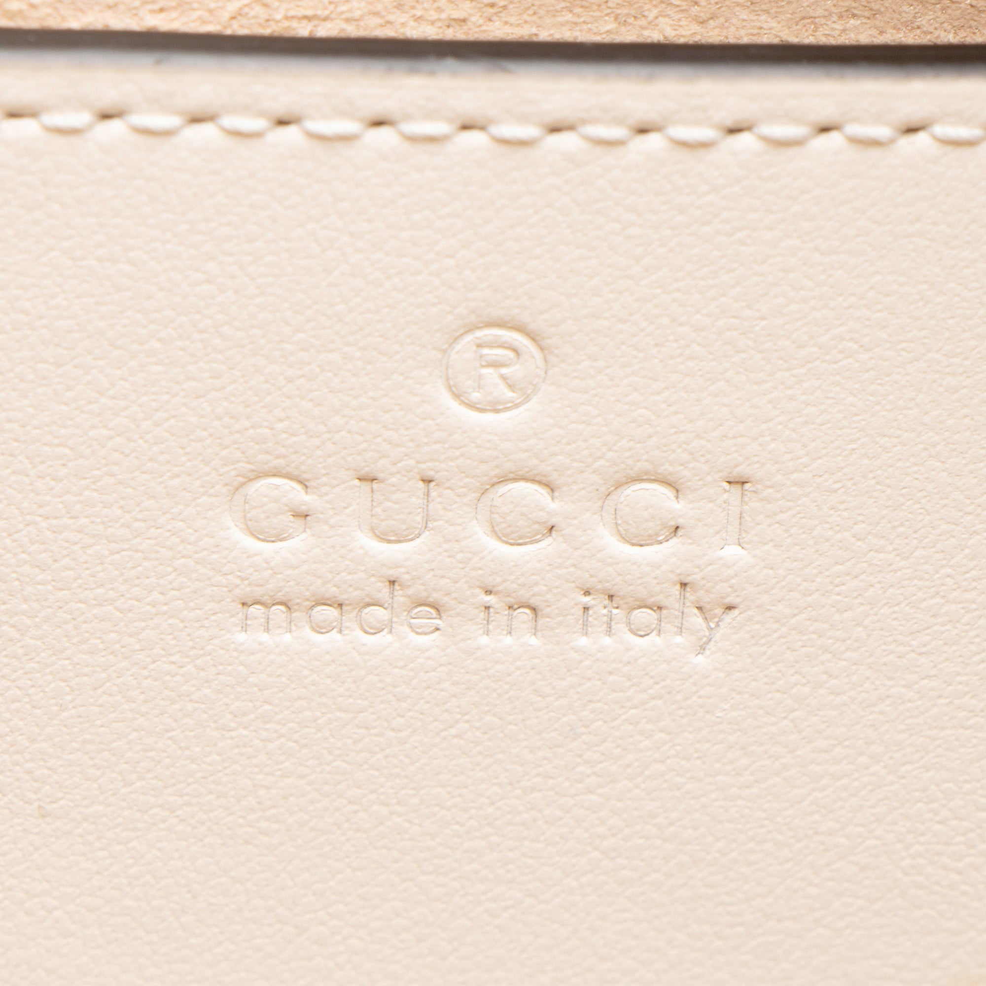 Gucci Matelasse Leather Interlocking G Heart Mini Shoulder Bag (SHF-iaso5p)