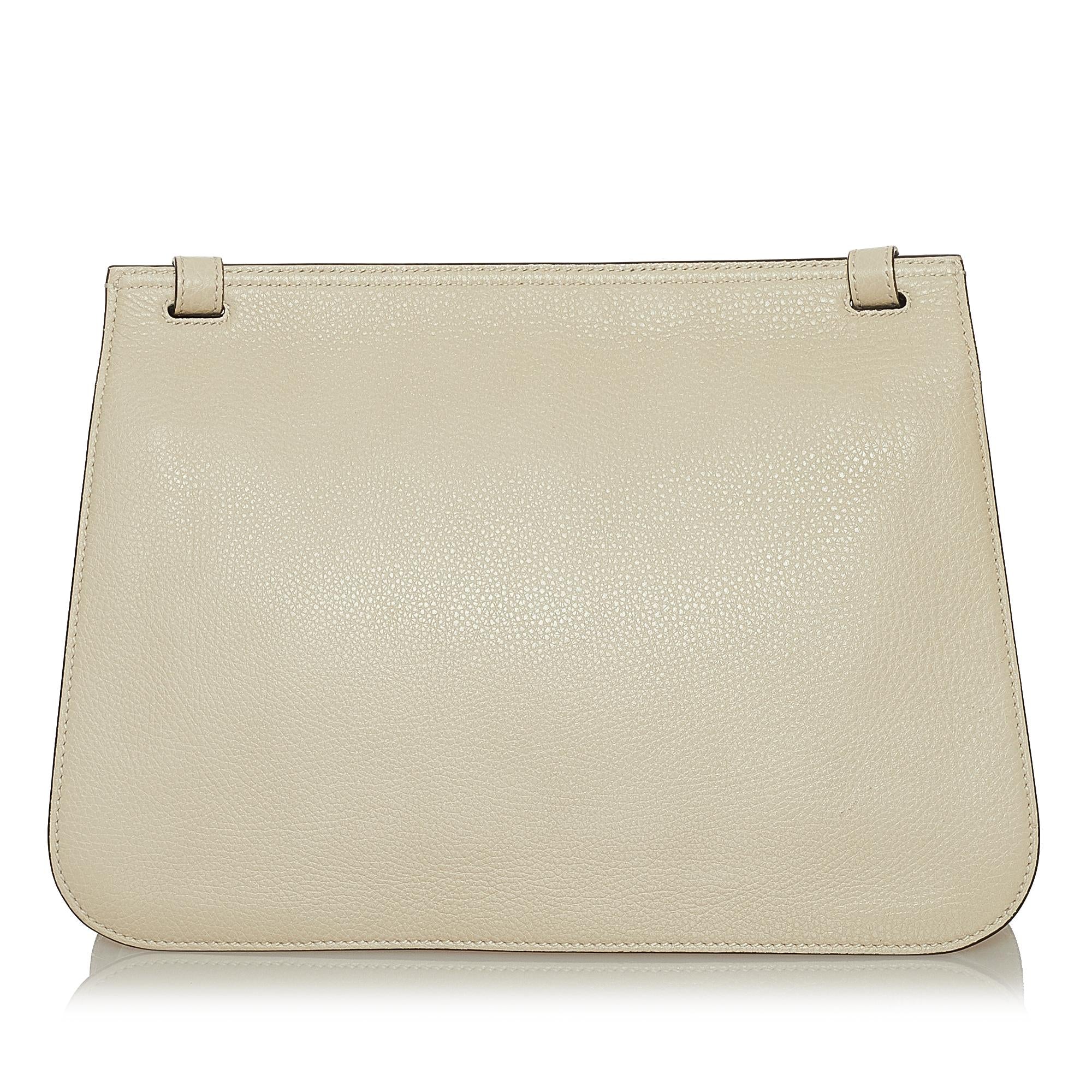 Gucci Medium Bamboo Daily Flap Leather Crossbody Bag (SHG-34409)