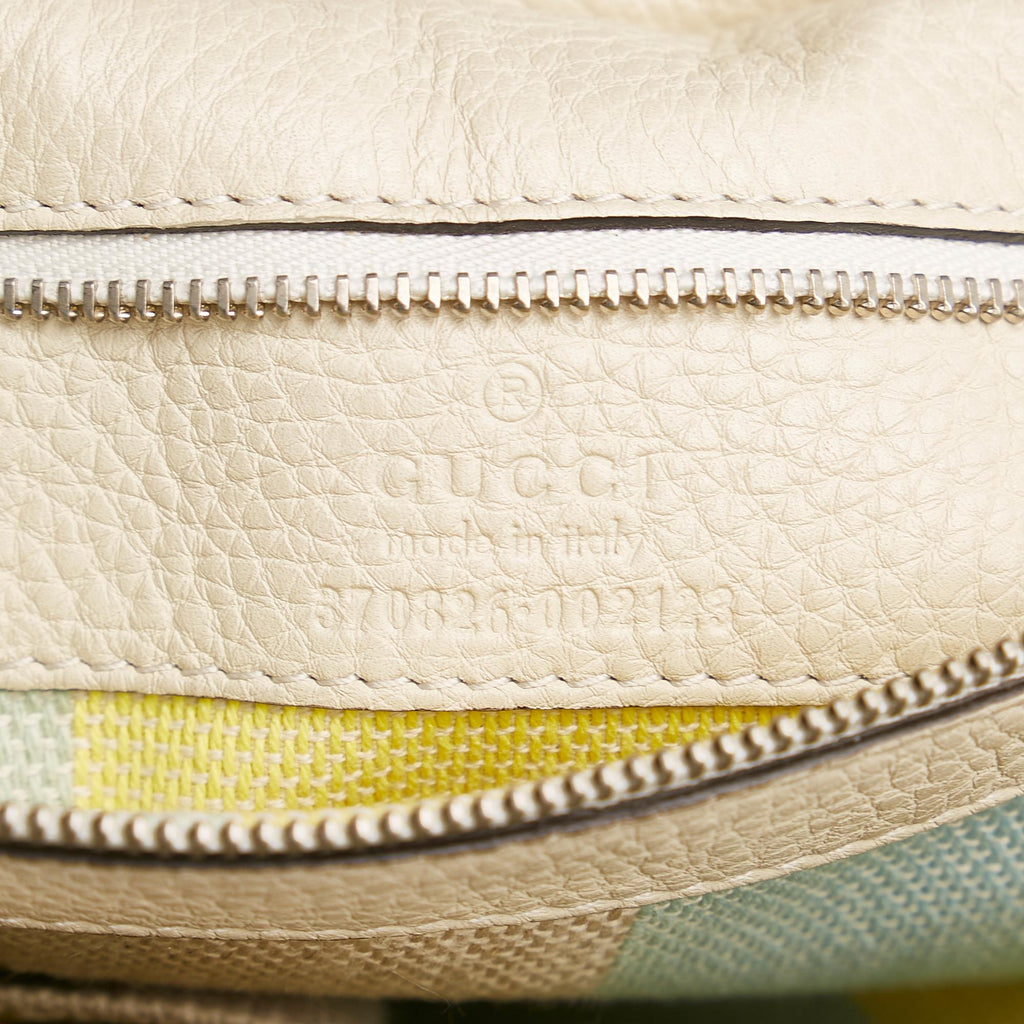 Gucci Medium Bamboo Daily Flap Leather Crossbody Bag (SHG-34409)