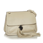 Gucci Medium Bamboo Daily Flap Leather Crossbody Bag (SHG-34409)