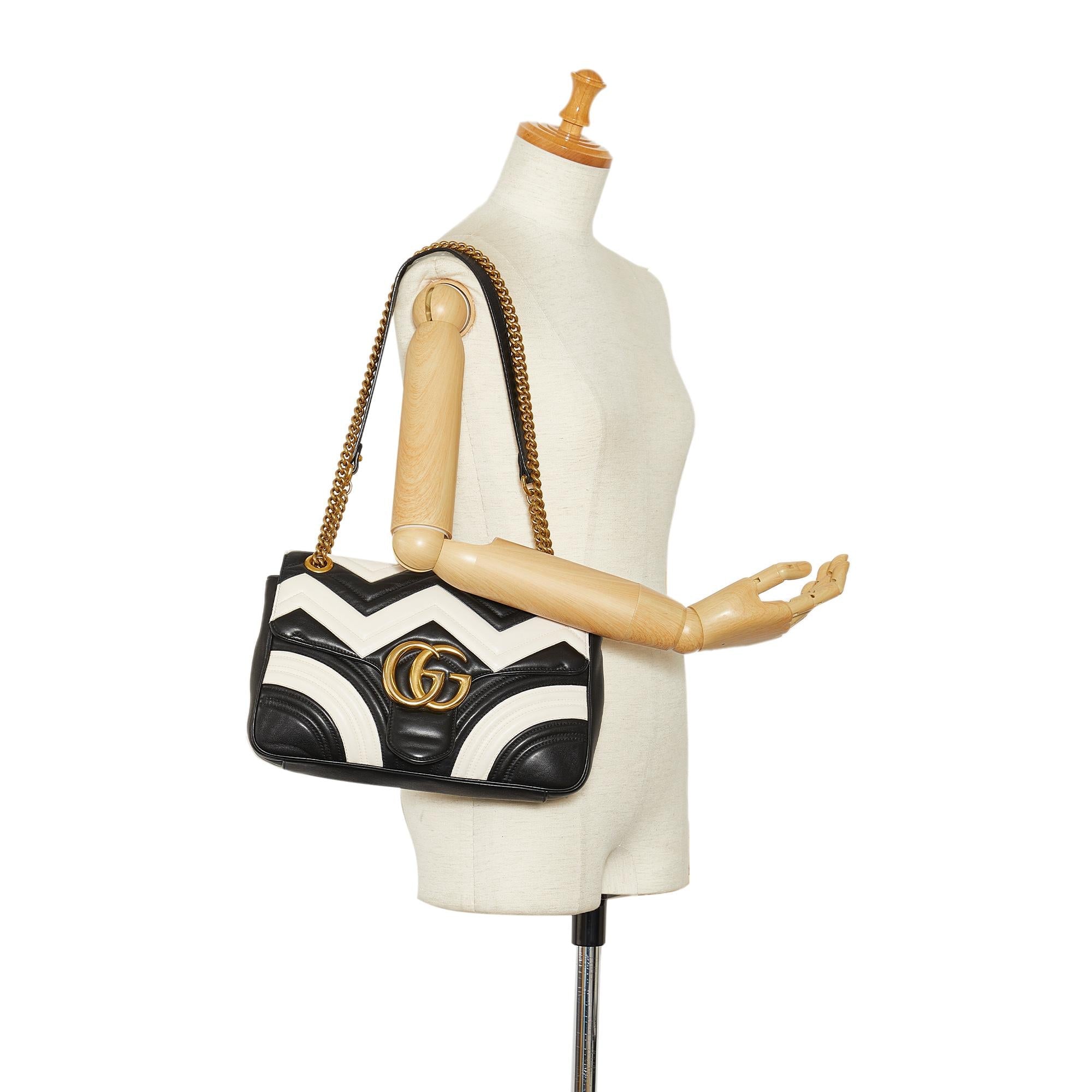 Gucci Medium GG Marmont Matelasse Crossbody Bag (SHG-7JKm0K)