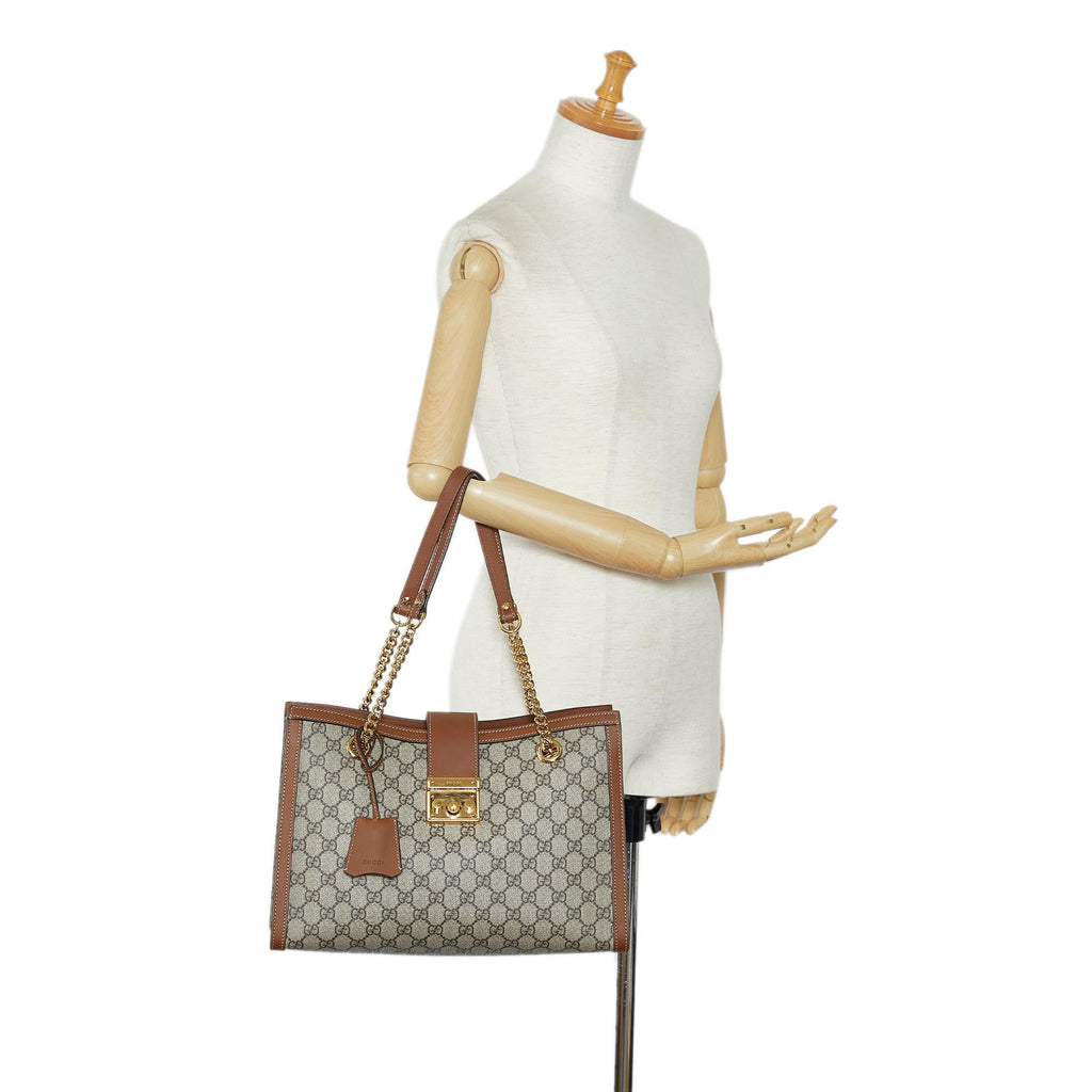 Gucci Medium GG Supreme Padlock Tote Bag (SHG-OWy58p)
